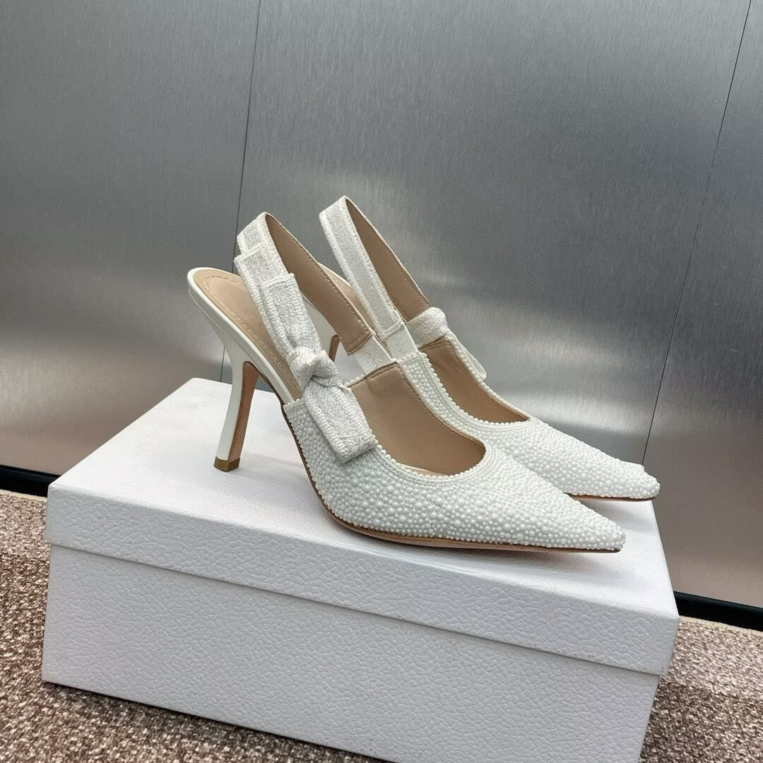UA D10r J'AD10r Slingback Pump