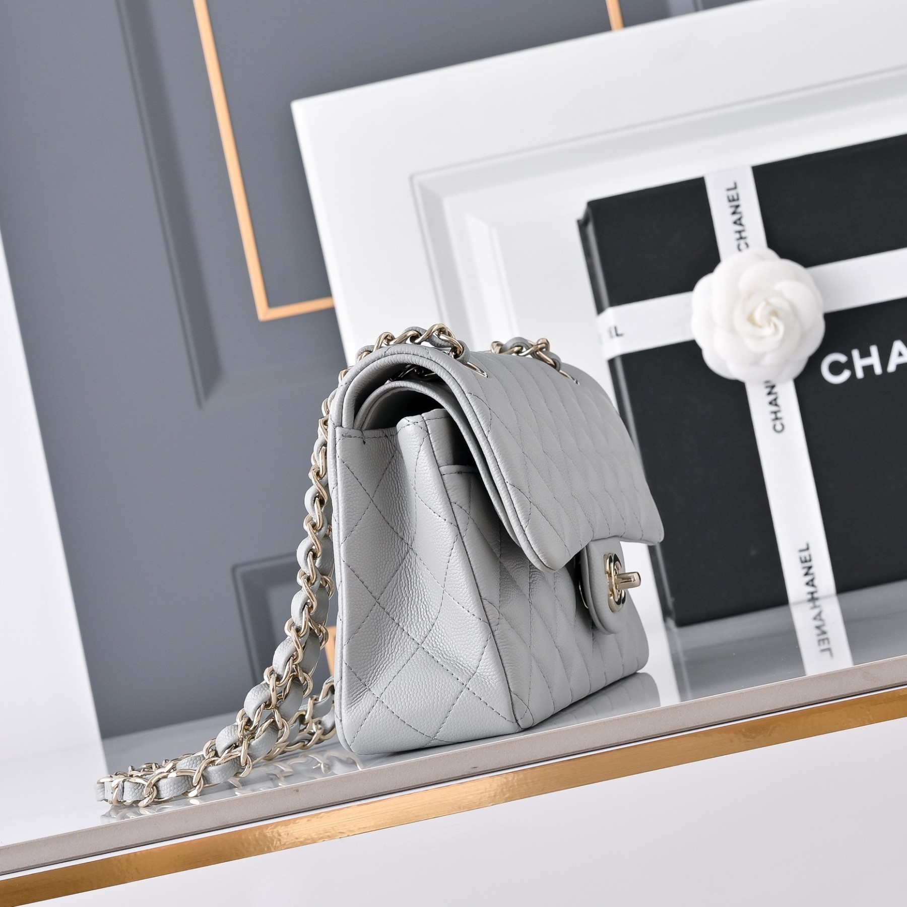 Ch**el classic flap handbag light grey with light gold hardware and caviar leather a01113 23x14.5x6cm