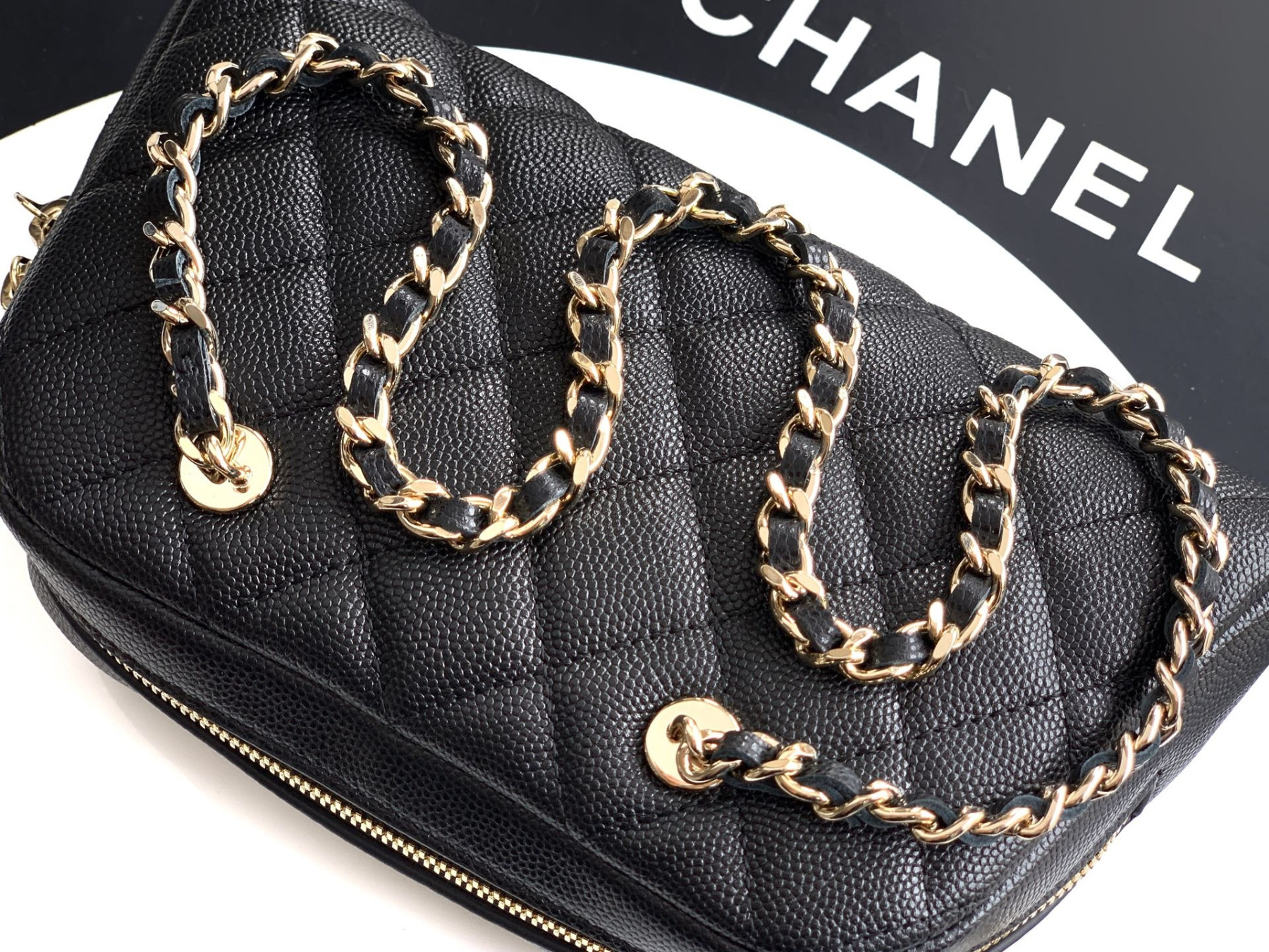 Ch**el clutch with chain ap5092 11.5x19.5x5.5cm