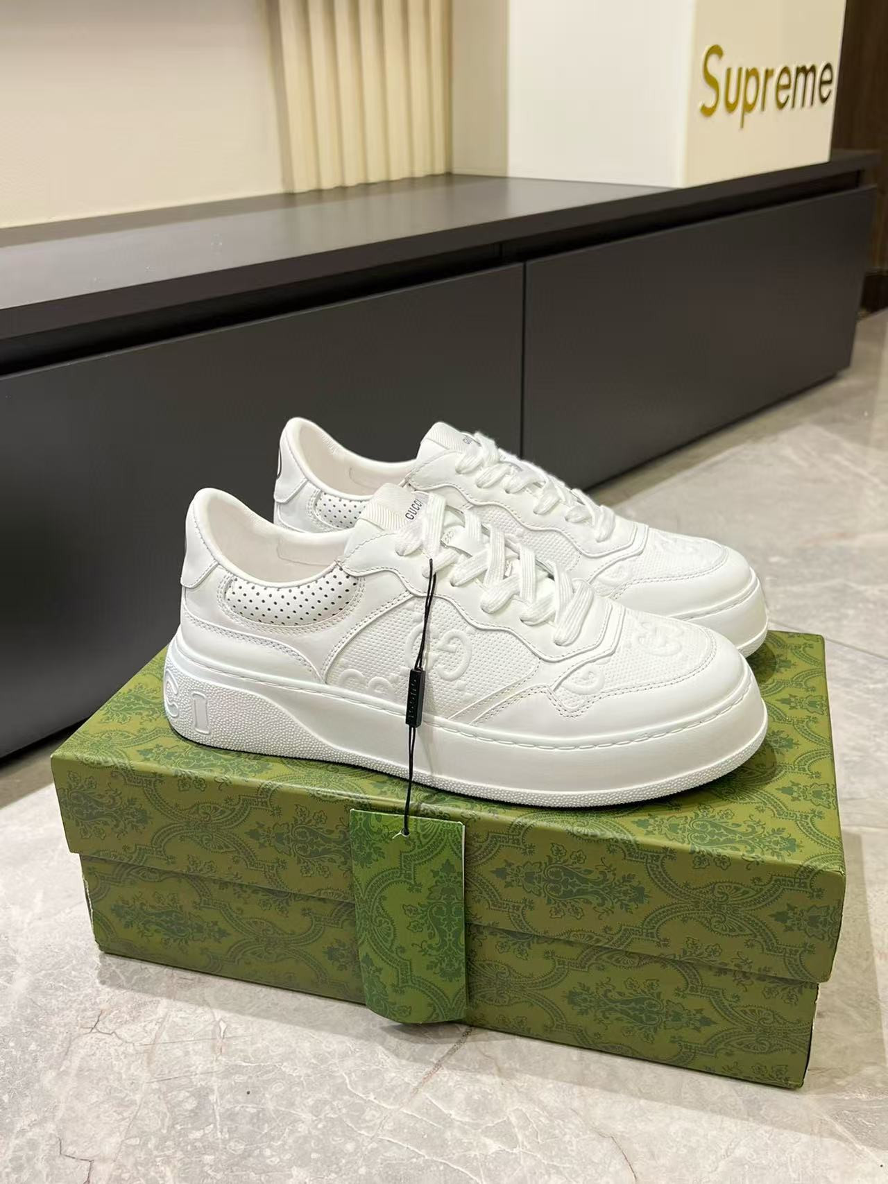 UA Gvc*1 GG Embossed Sneakers