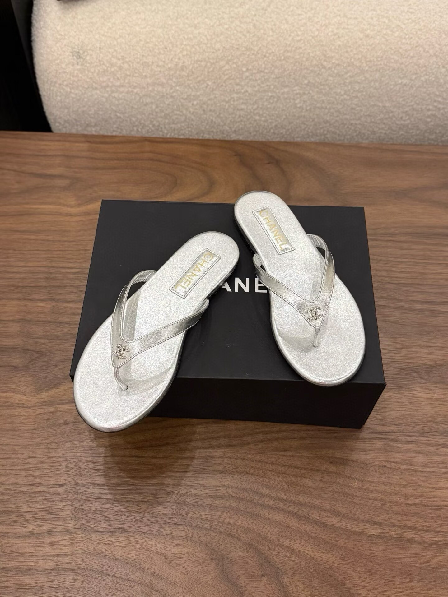 ua Ch**el slides