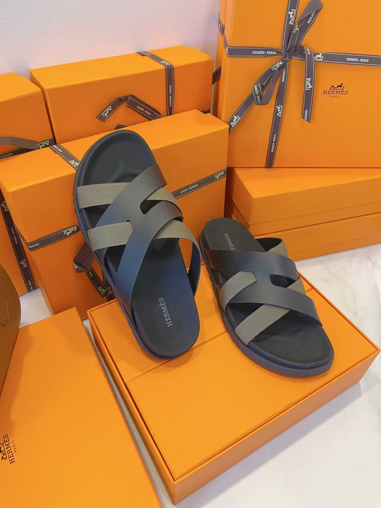UA H**me5 Kazimir Sandal