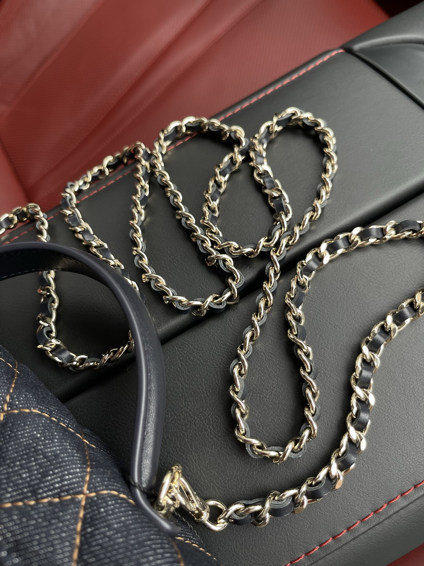 Ch**el classic vanity with chain handbag ap4385 17x19x5cm