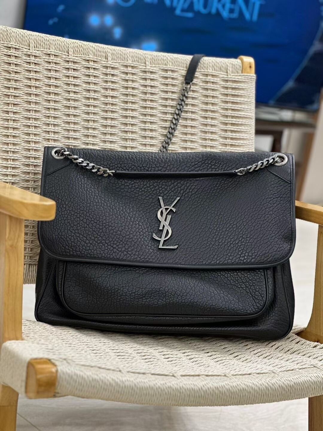 Y51 NIKI OVERSIZED in Grained Lambskin 47x34x16cm