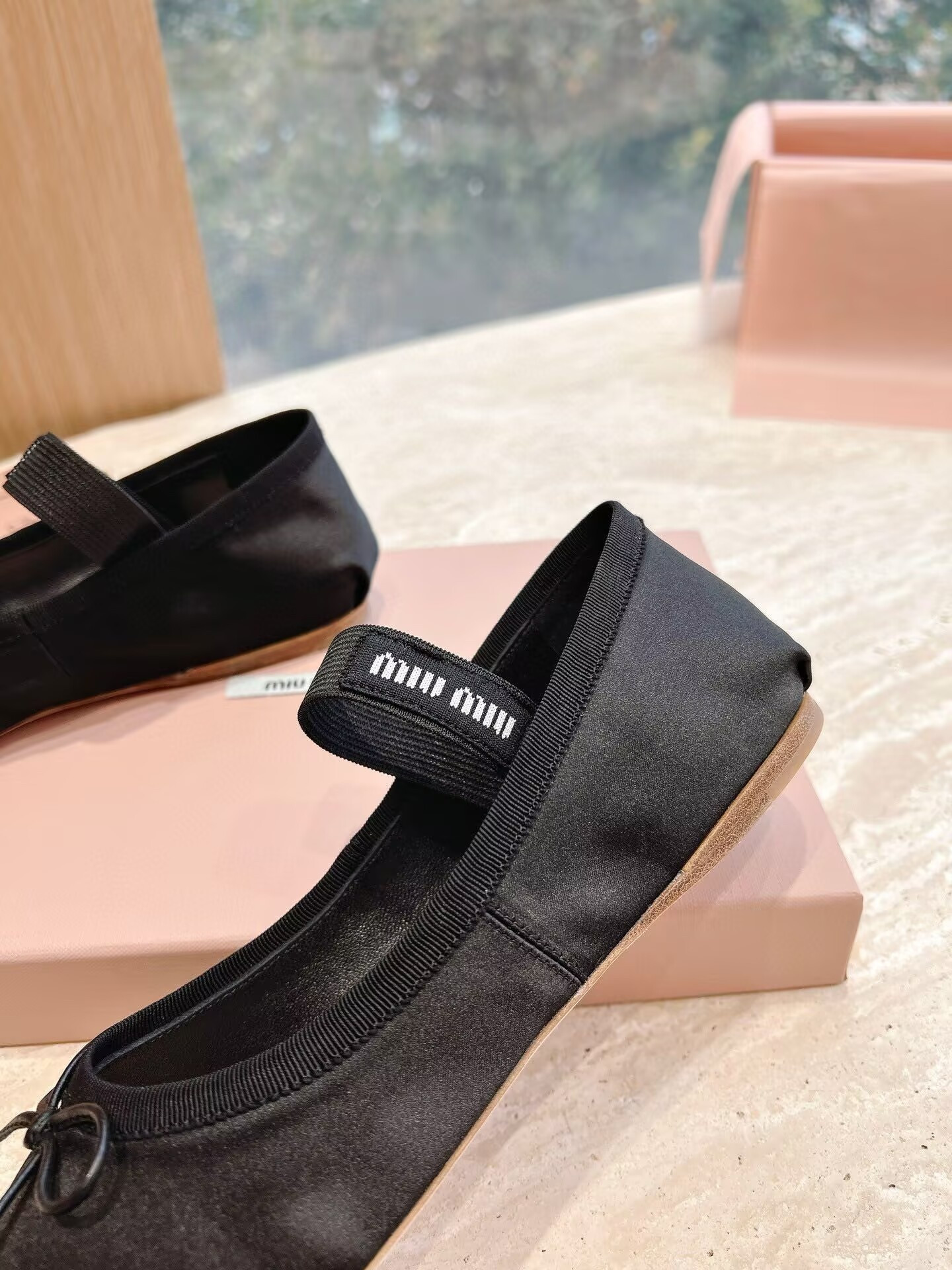 ua M1v M1v satin ballerinas