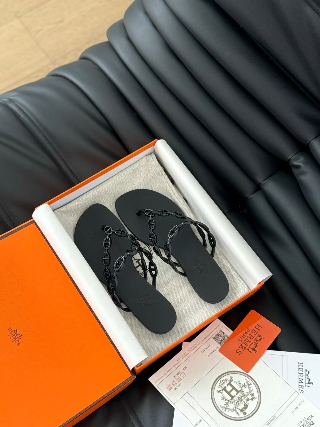 ua H**me5 island sandal
