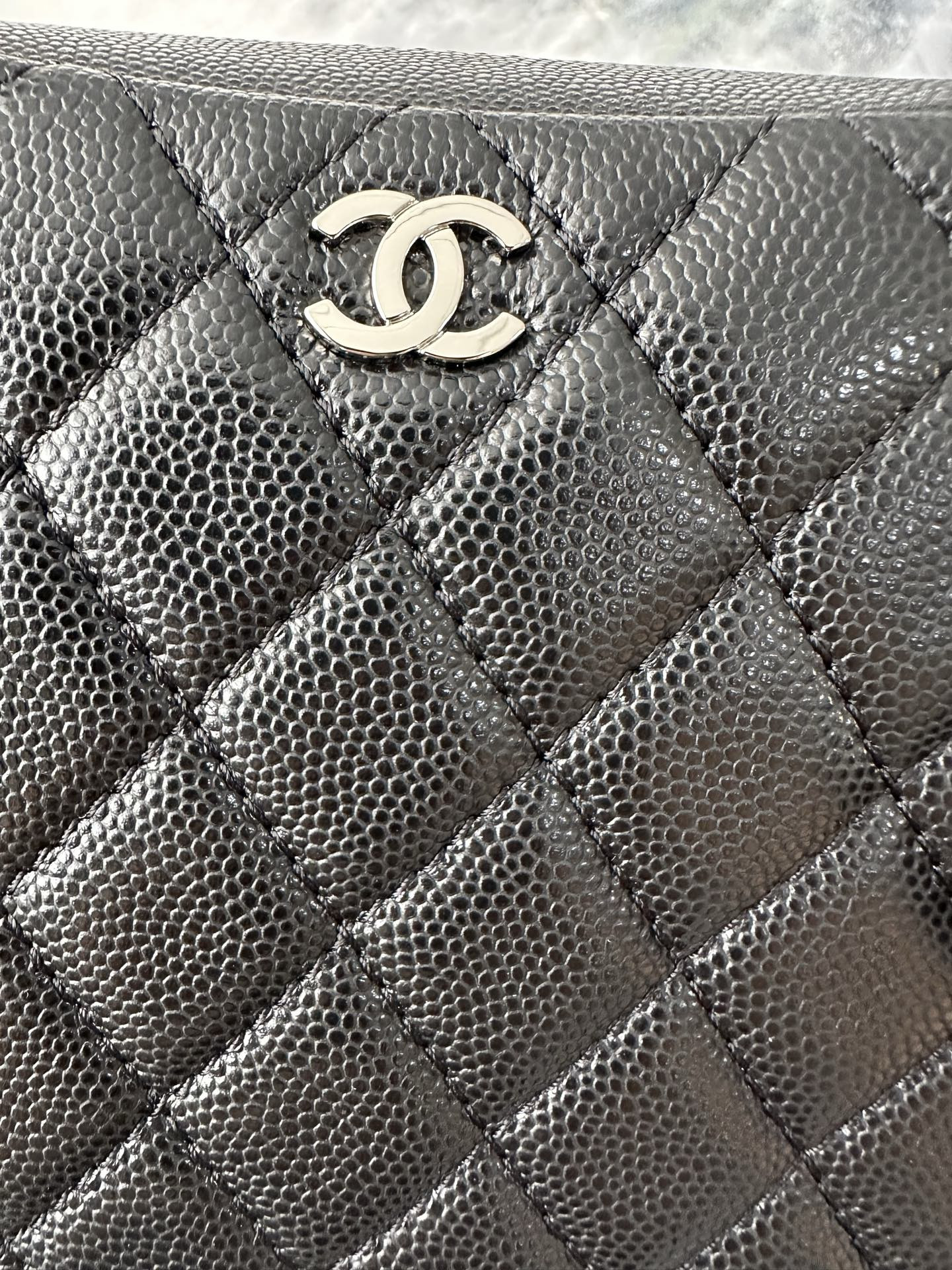 Ch**el quilted cosmetic bag silver hardware a31102 18.5x6x11cm
