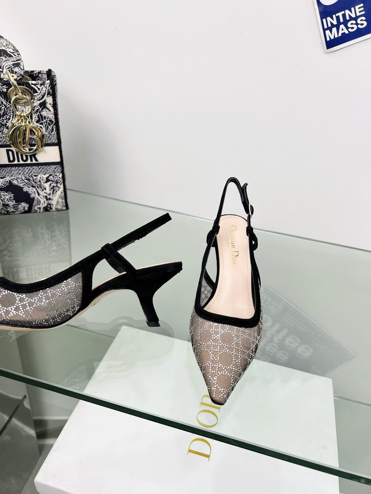 UA D10r Capture Slingback Pump