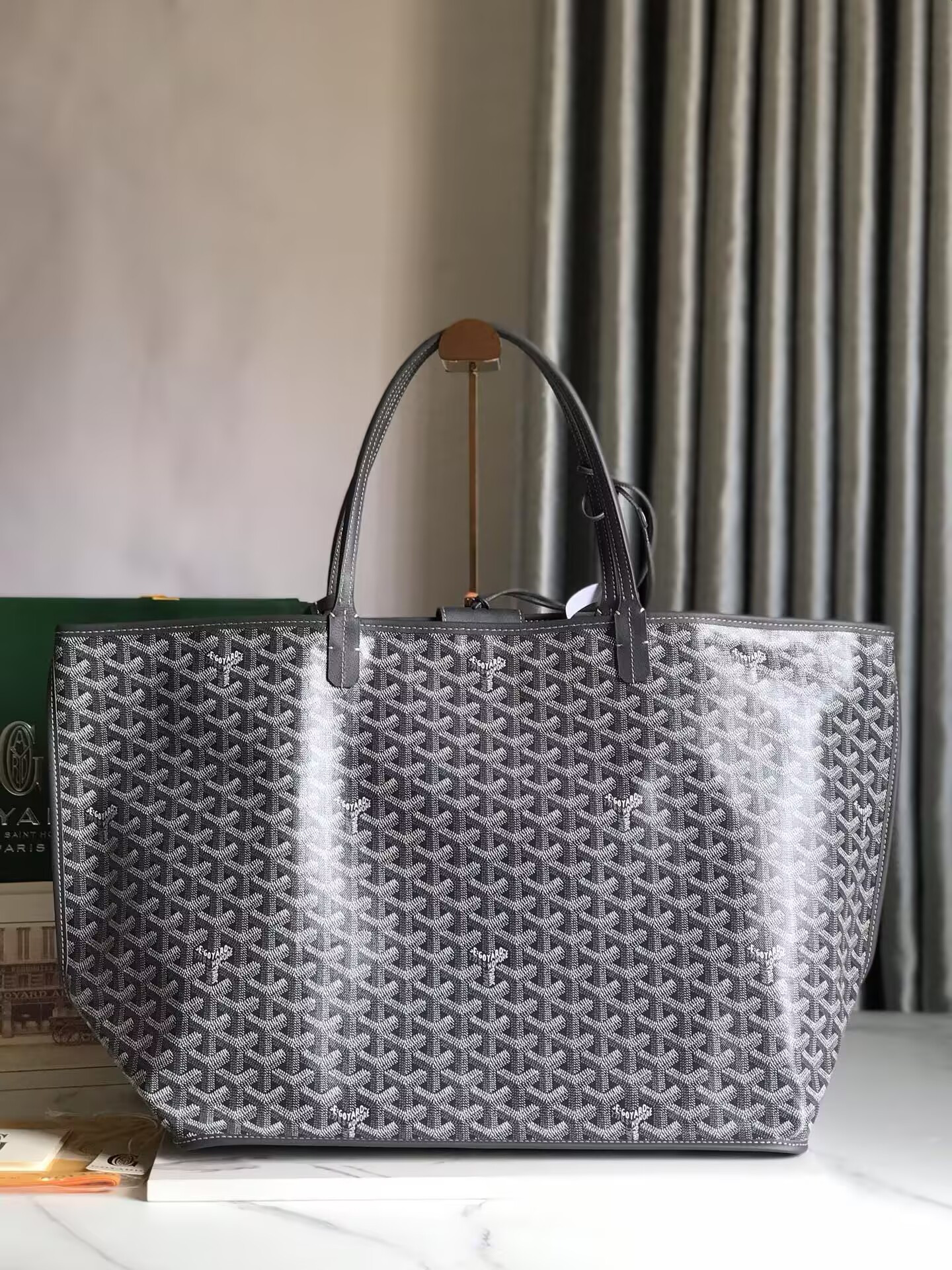 G09ard anjou gm bag 39x32x19cm