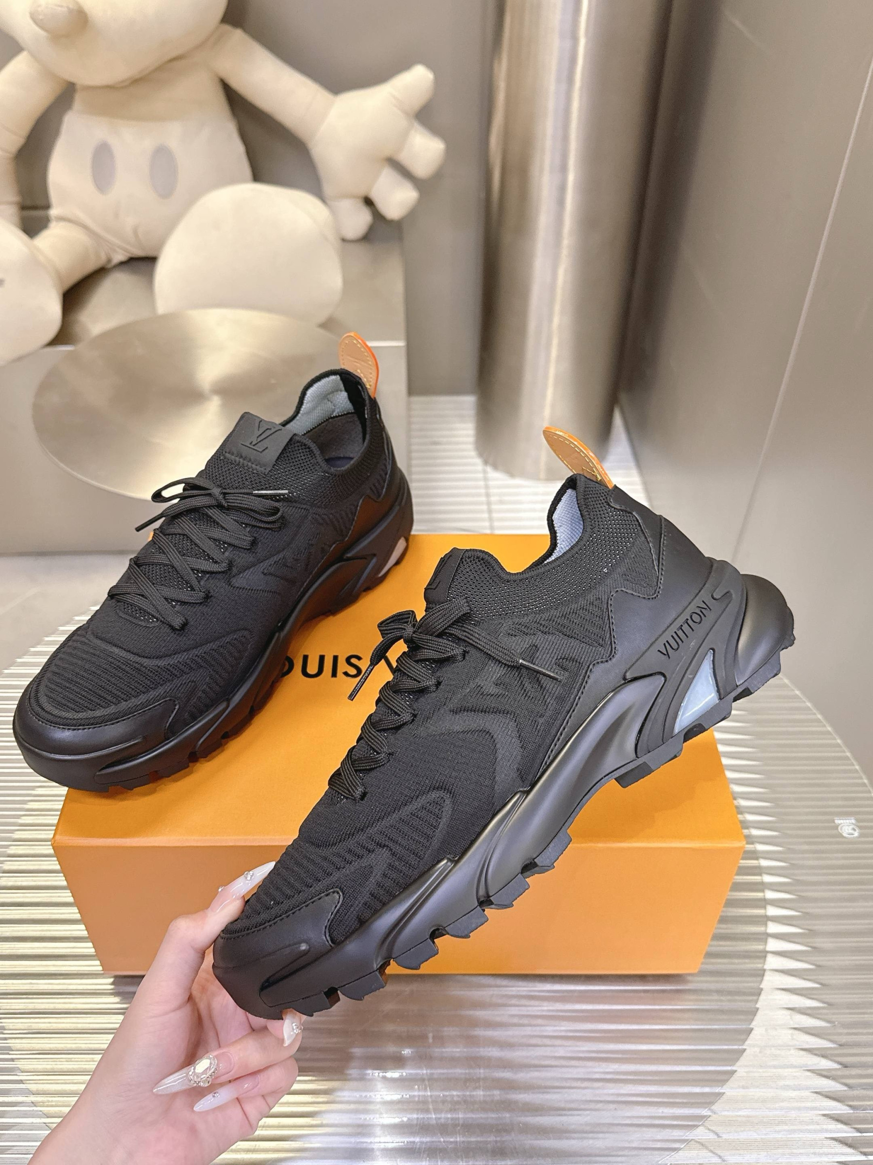 UA LV Sneakers