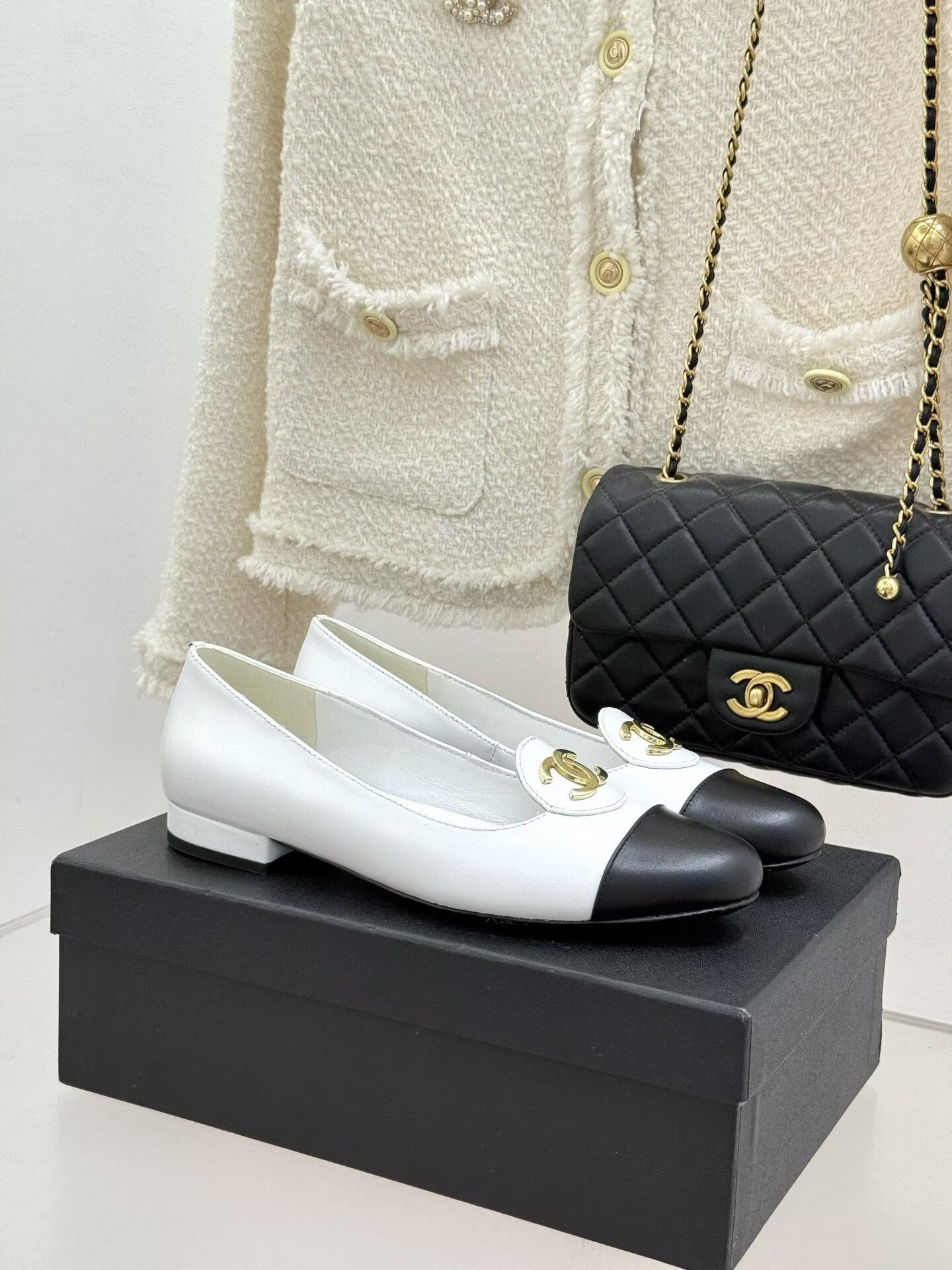 ua Ch**el ballet flats