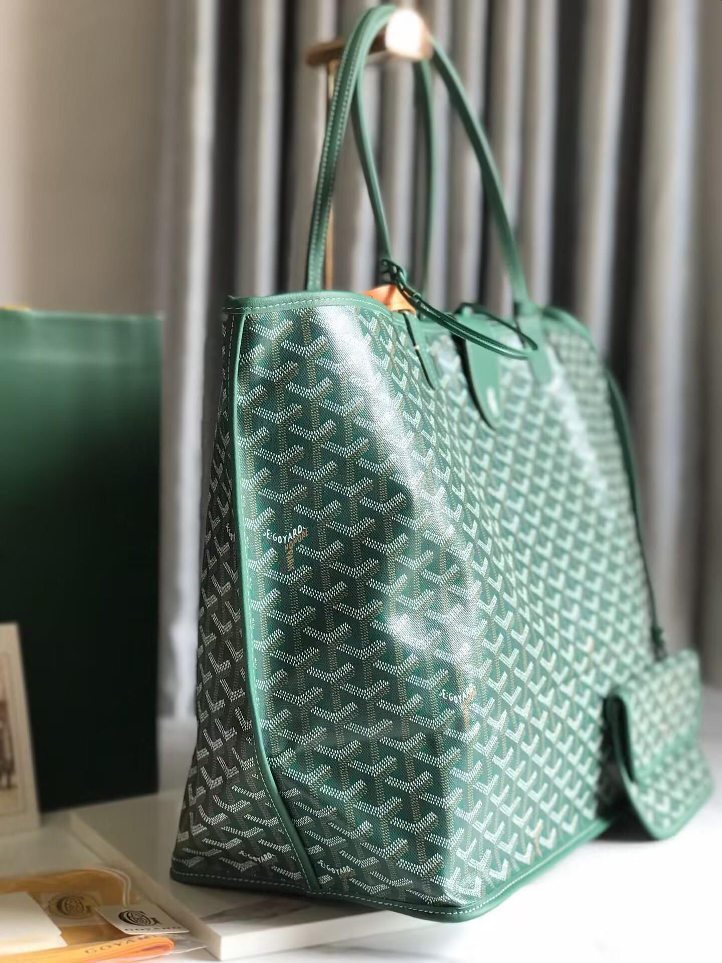 G09ard anjou gm bag 39x32x19cm