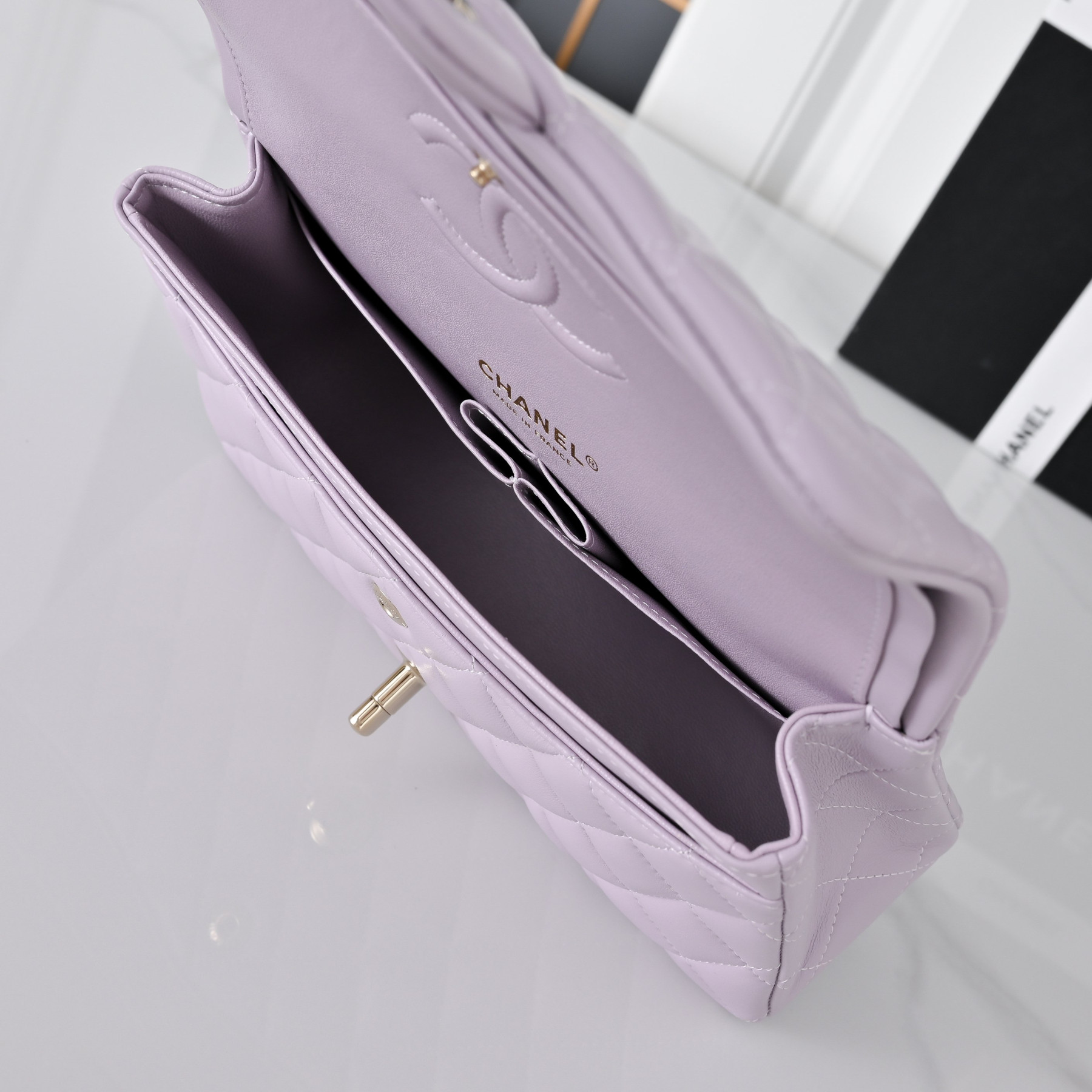 Ch**el classic flap handbag light purple with light gold hardware a01113 23x14.5x6cm