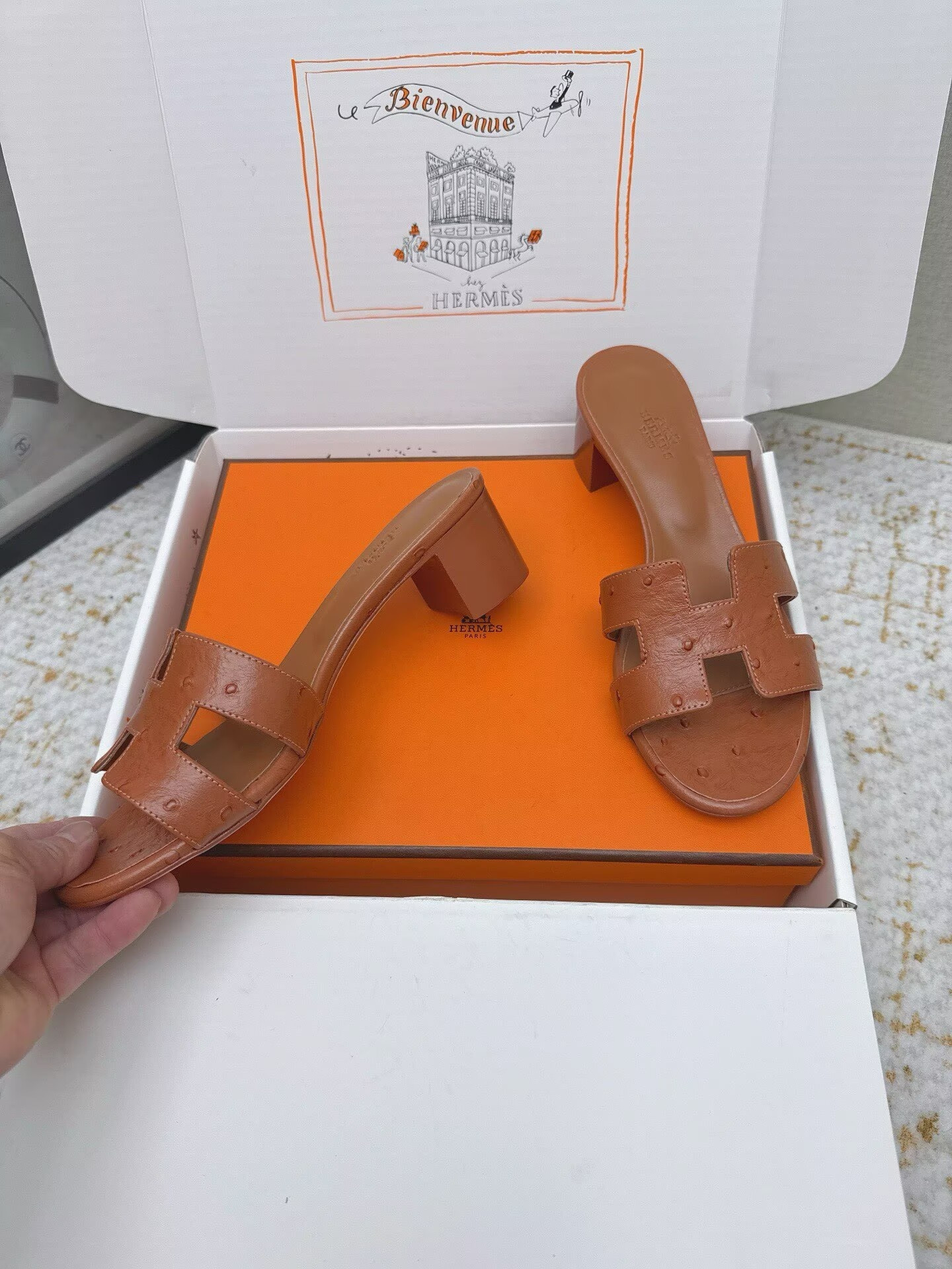 ua H**me5 oasis sandal