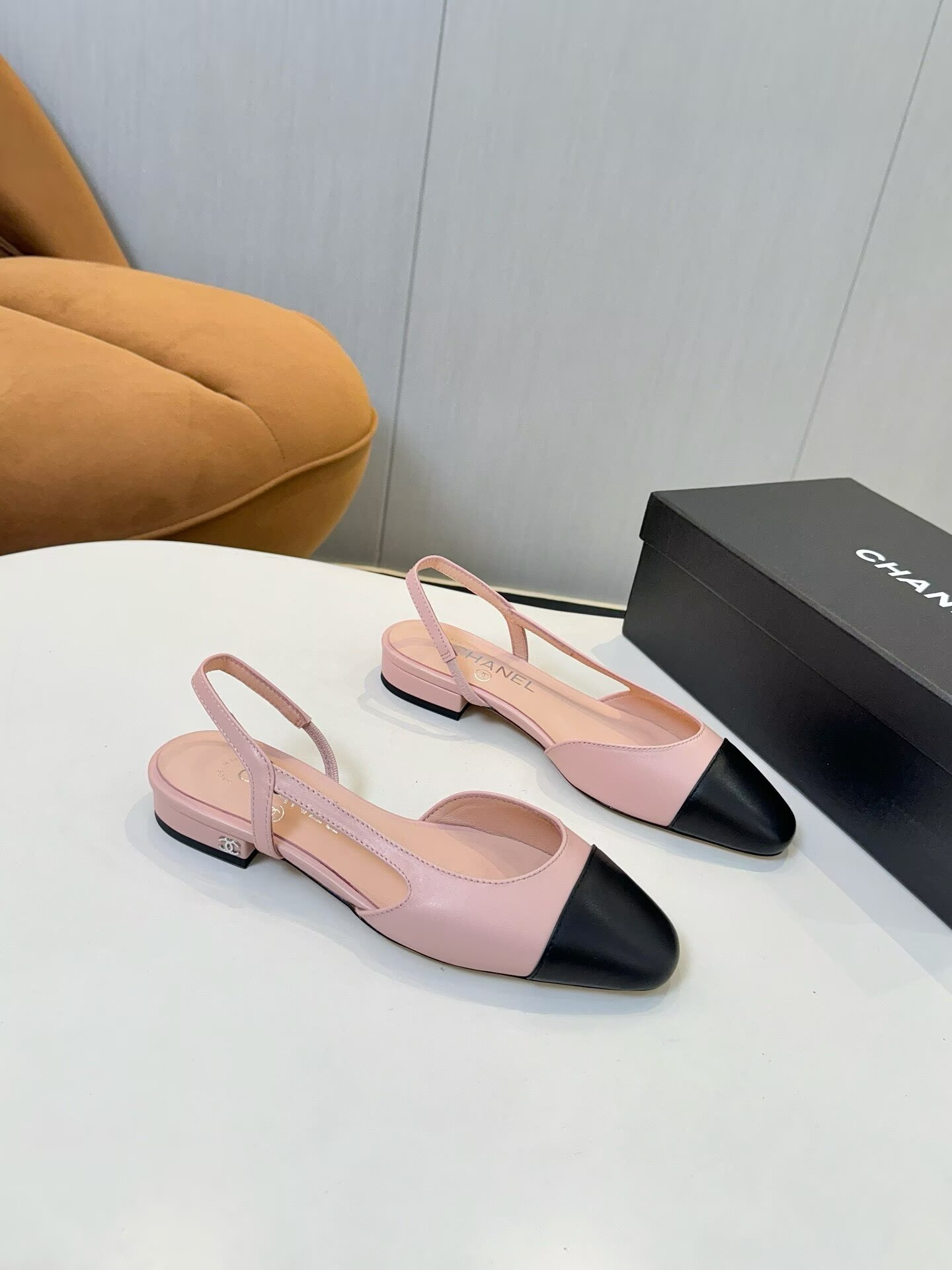 ua Ch**el slingbacks flat