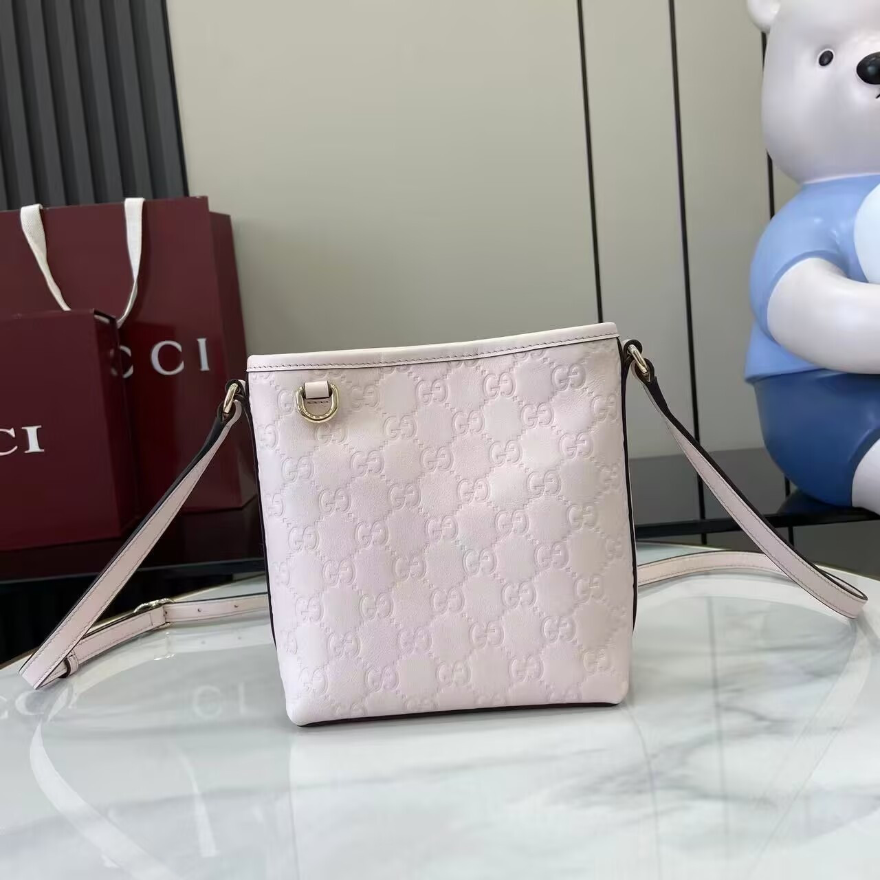 Gvc*1 GG Emblem Nano Bucket Bag 15x18x8cm