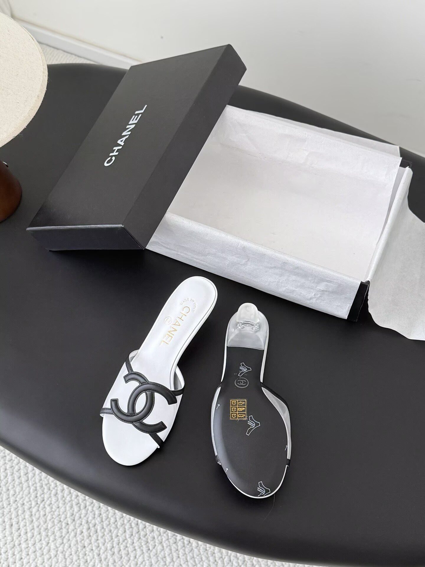 ua Ch**el sandals 4.5cm heel