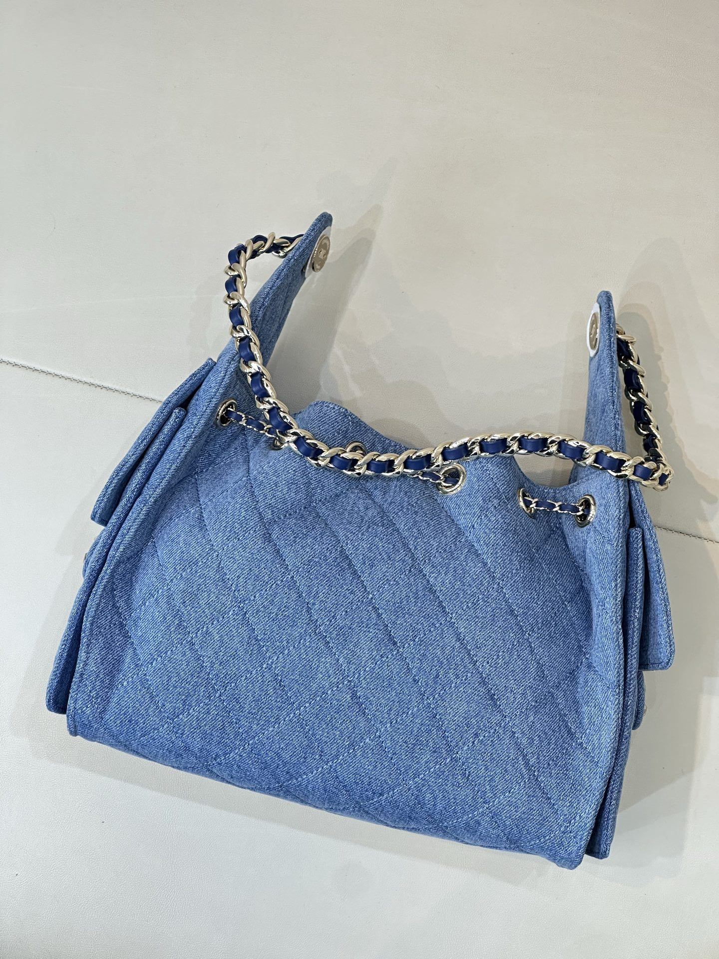 Ch**el 25c bucket bag 26x30x14cm