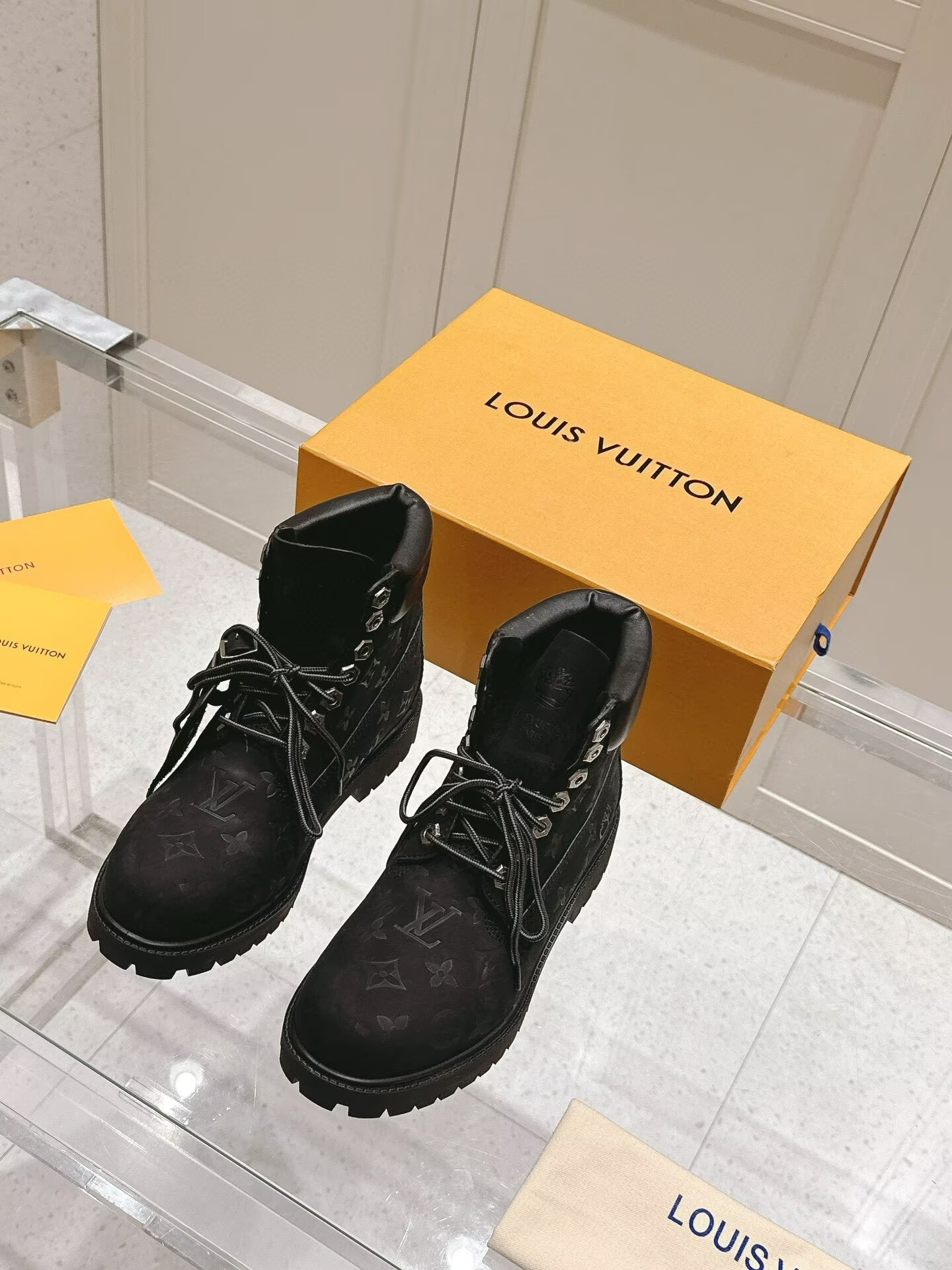 ua lv x Timb**1*nd ankle boots