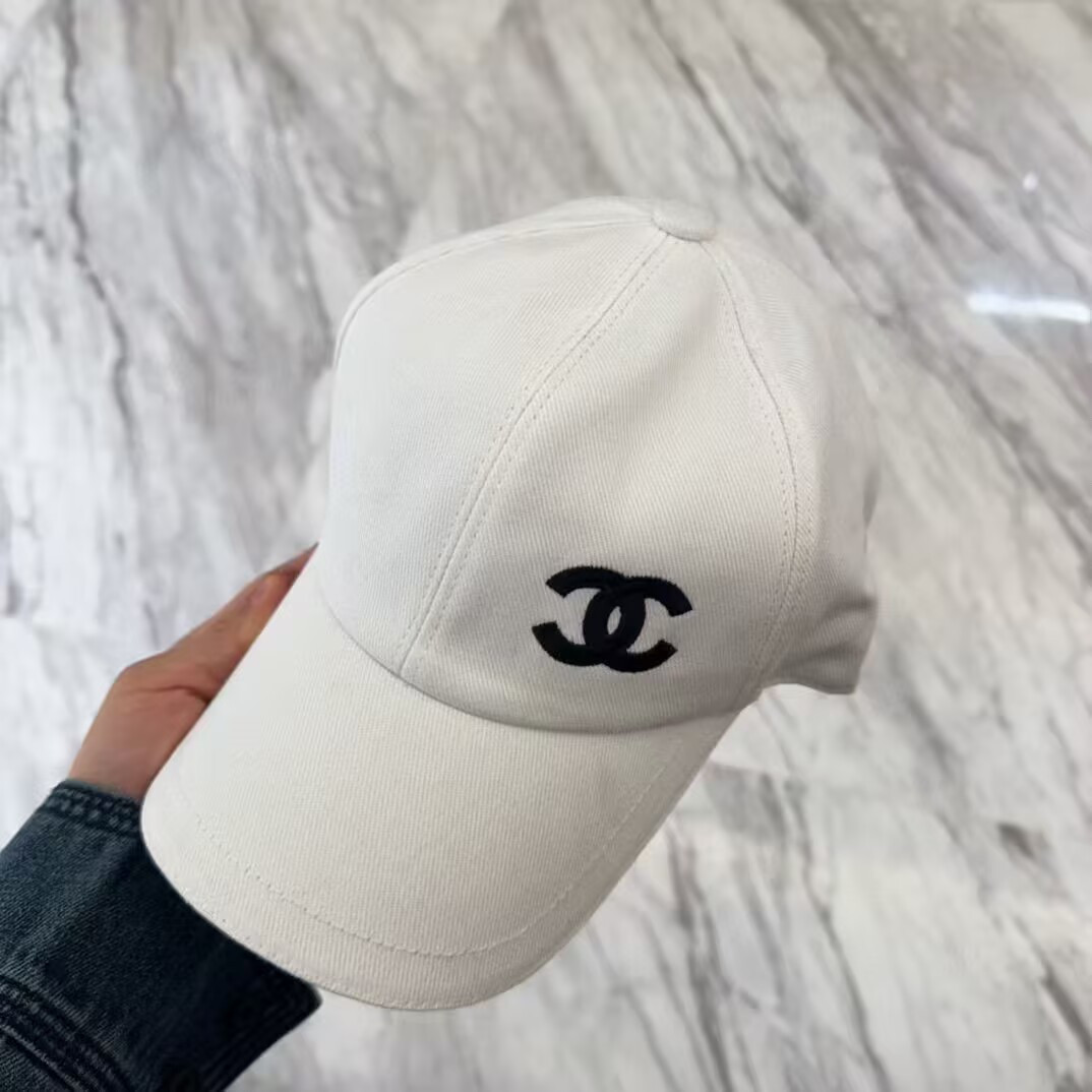 Ch**el hat