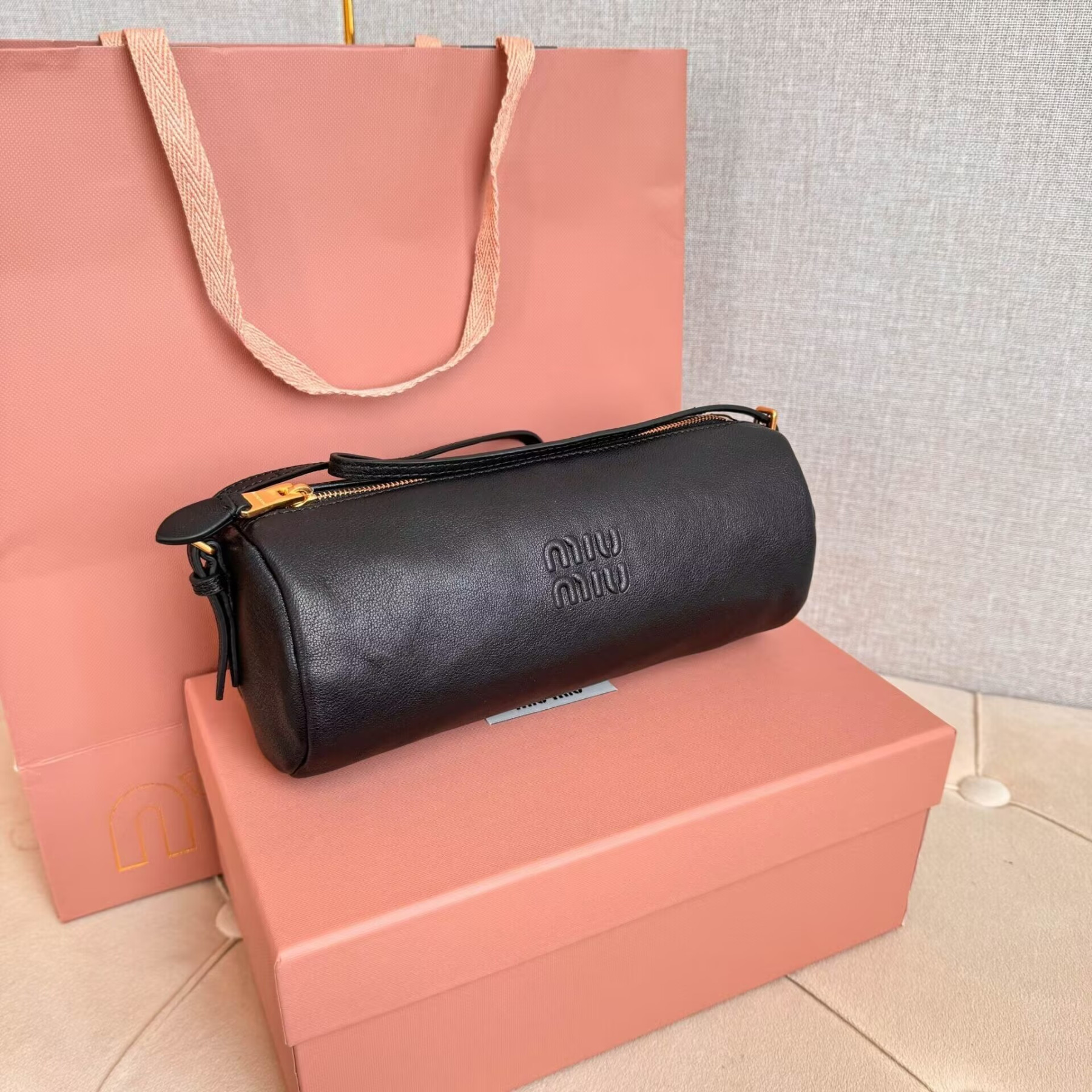 M1v M1v nappa leather pouch 22x9x9cm