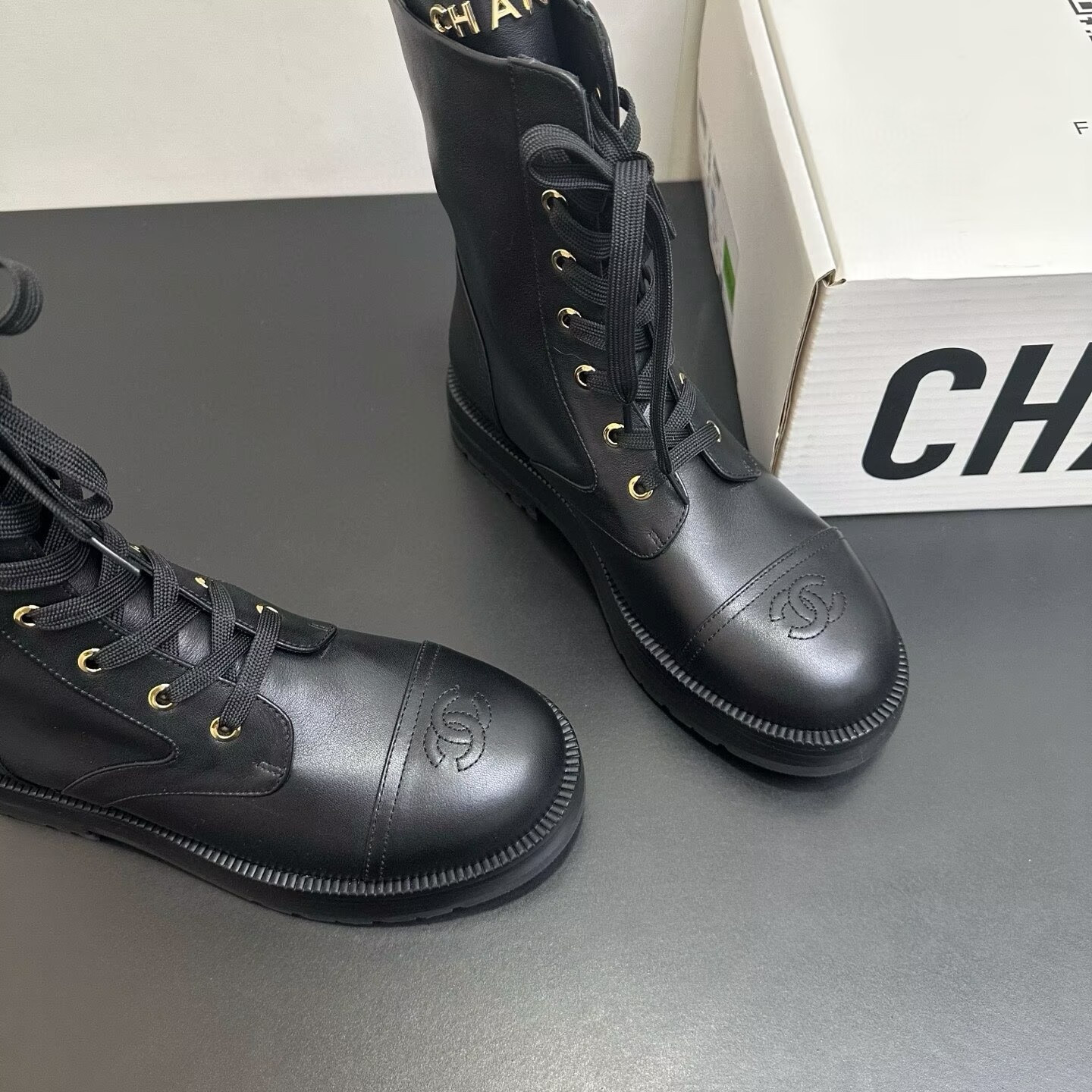 UA Ch**el Boots