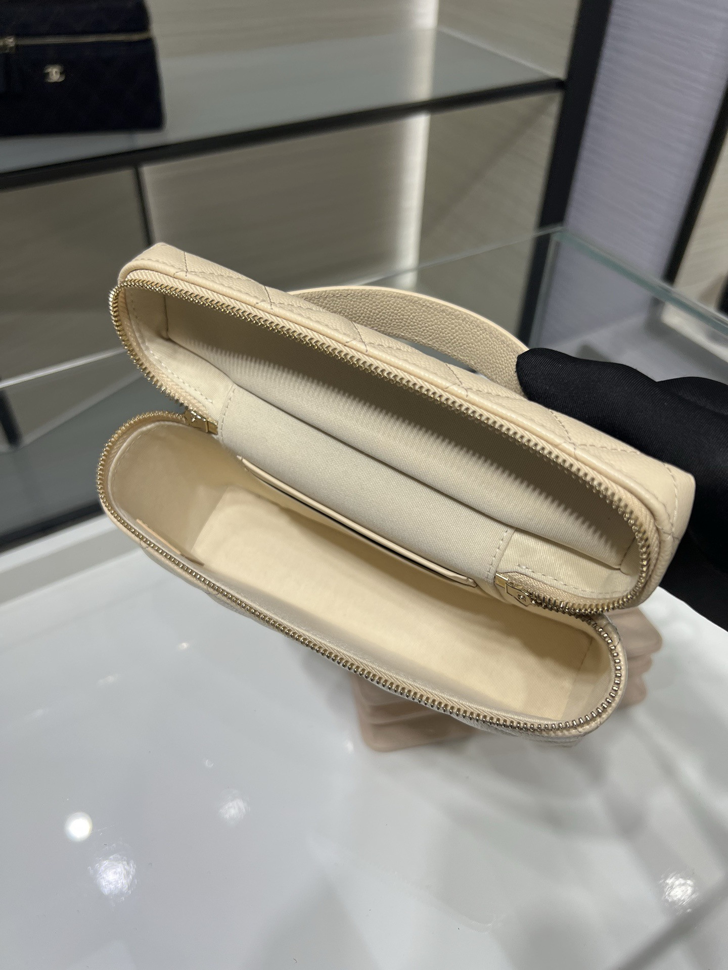 Ch**el classic vanity with chain handbag ap4385 17x19.5x5cm