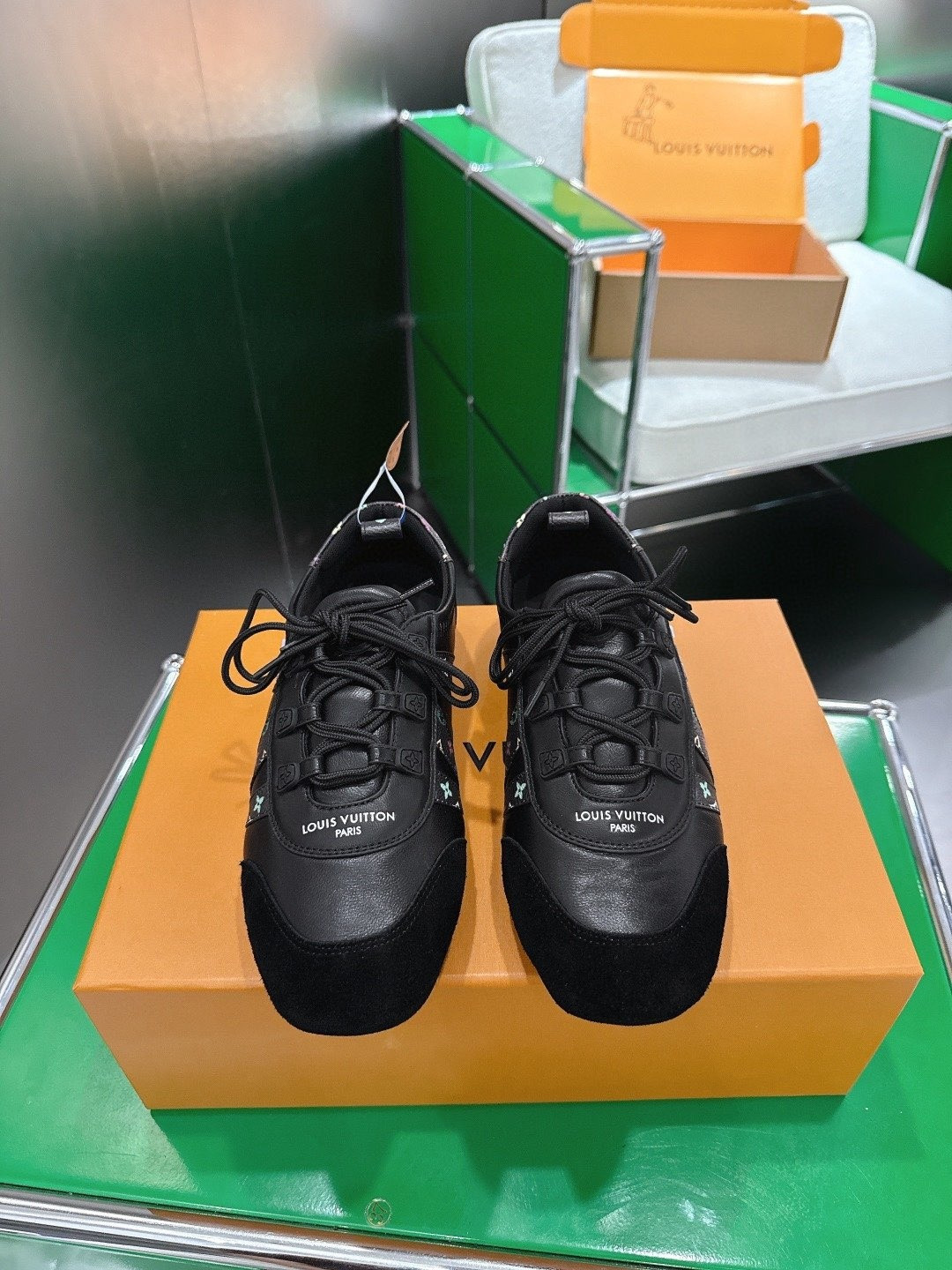 UA LV Sneaker