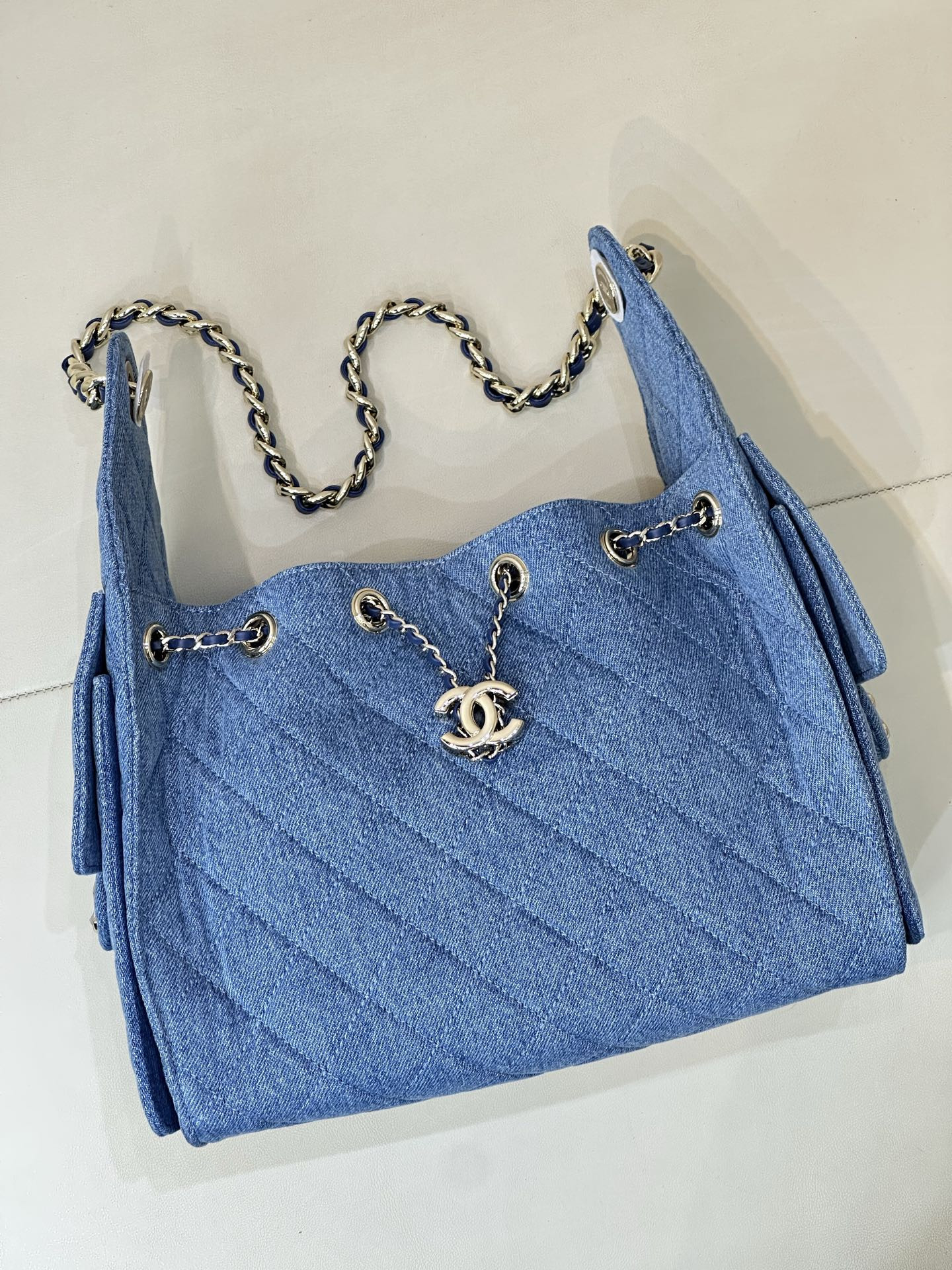 Ch**el 25c bucket bag 26x30x14cm