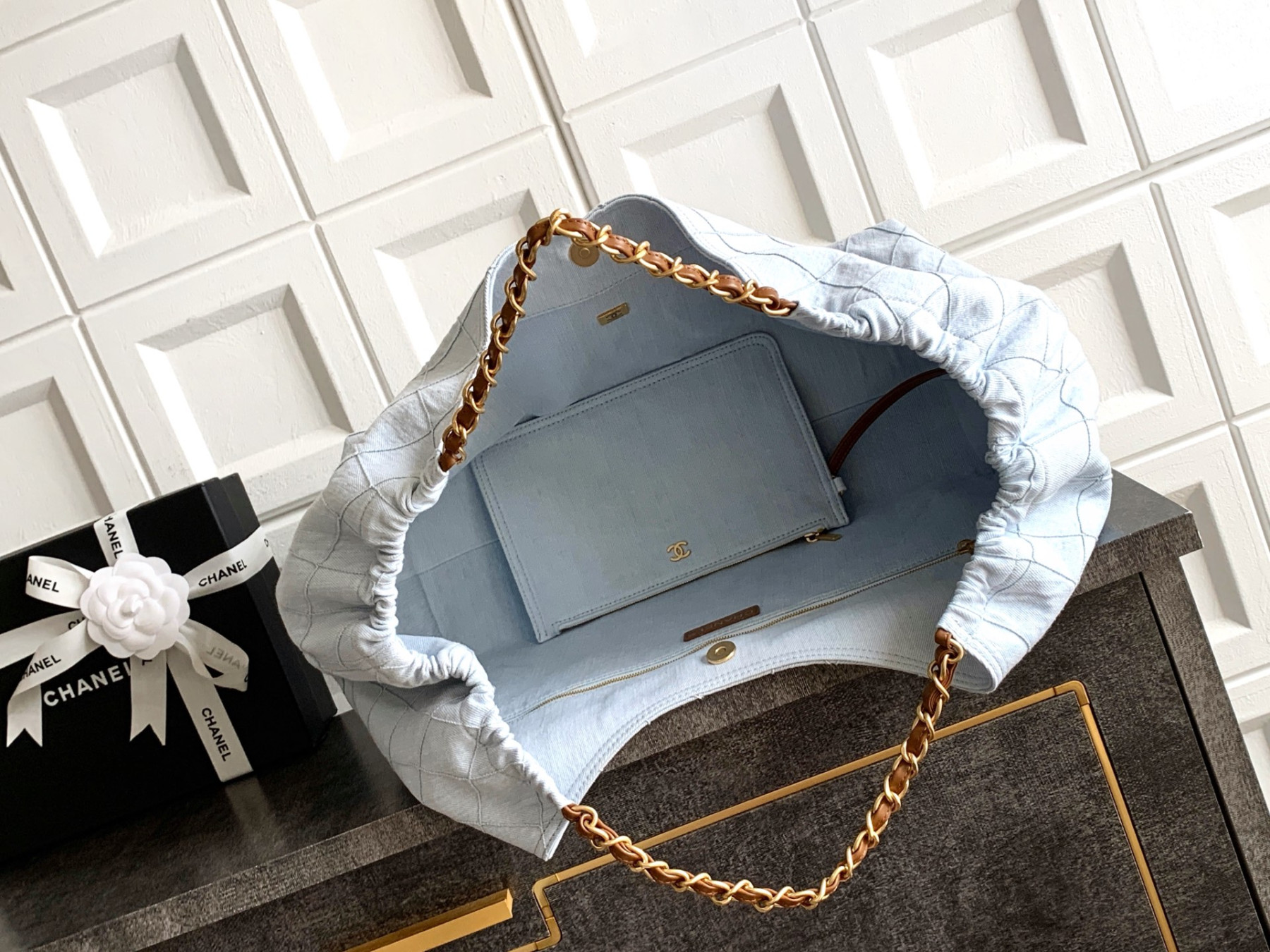 Ch**el small shopping bag as6191 20x43x17cm