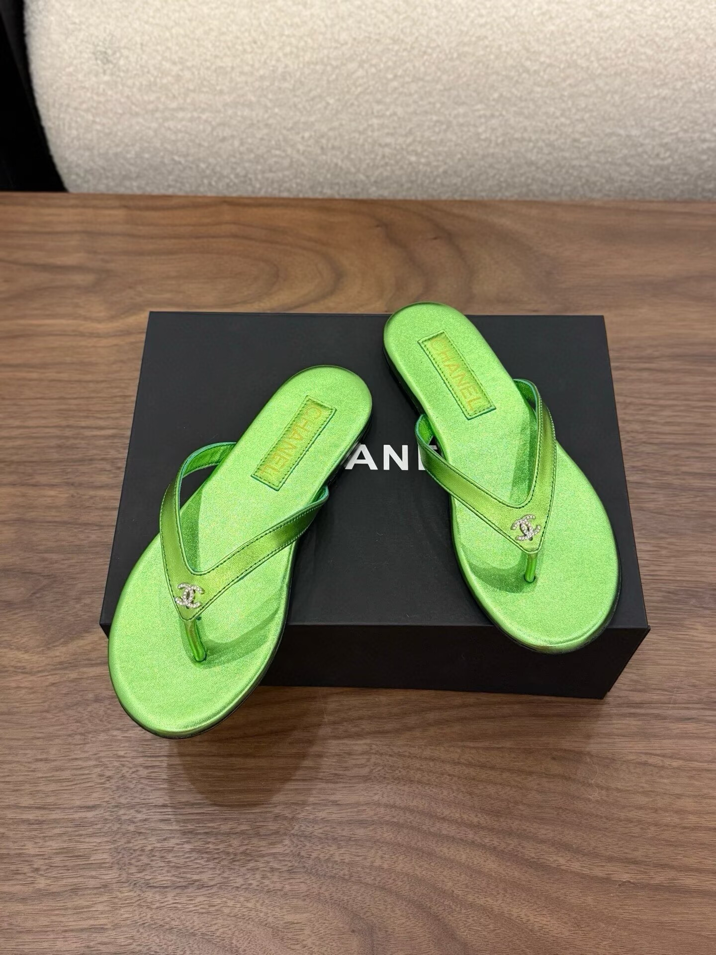 ua Ch**el slides