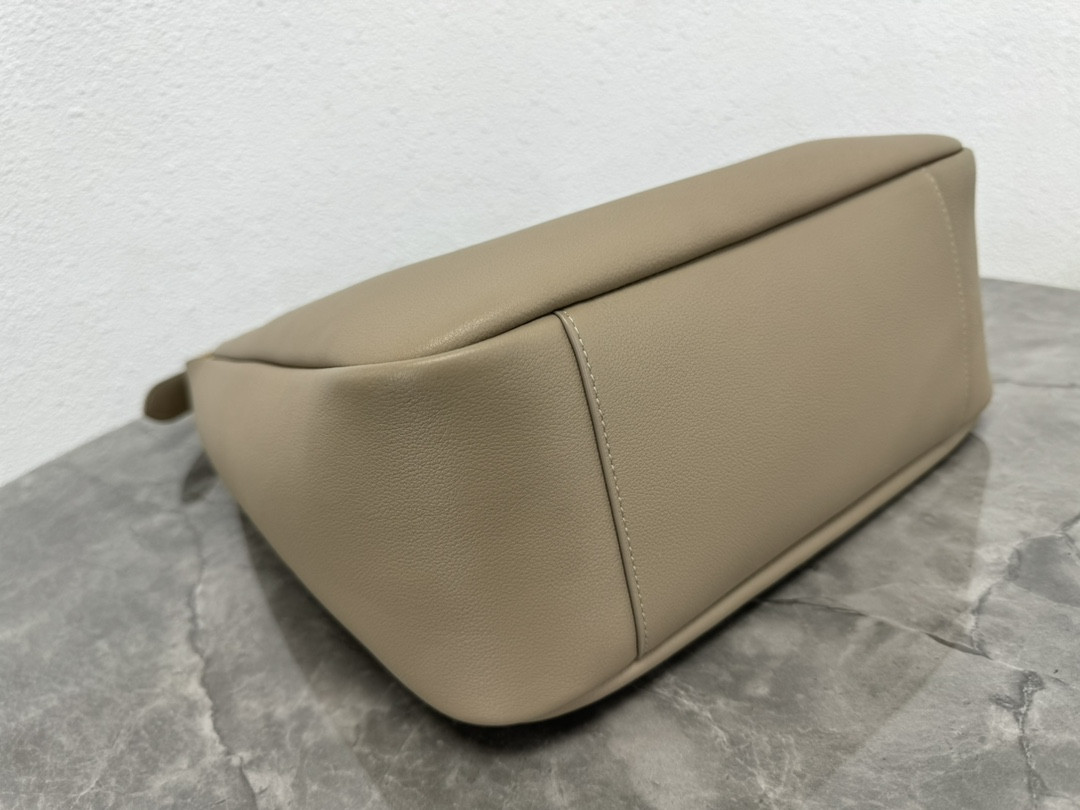 Y51 LE 5 À 7 30 X 31 X 13 CM