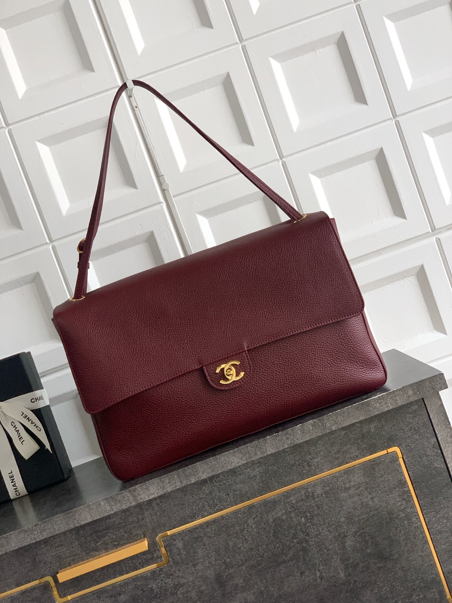 Ch**el maxi flap bag gold hardware as6233 26x38.5x11cm