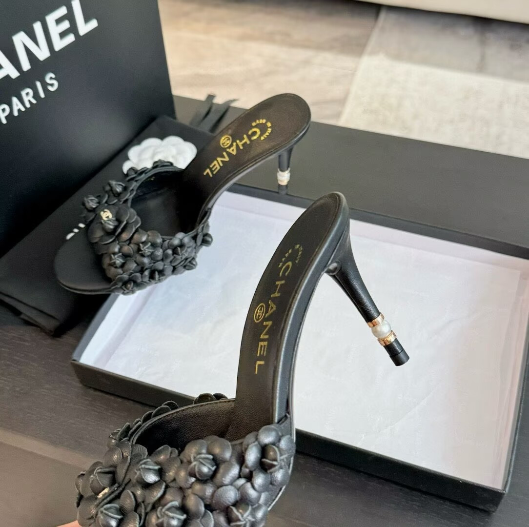 ua Ch**el heels