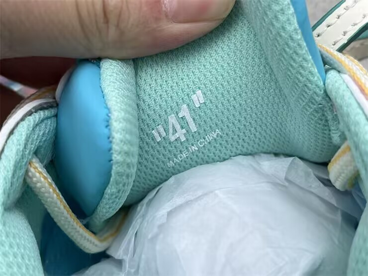 UA Off-White "BE RIGHT BACK"