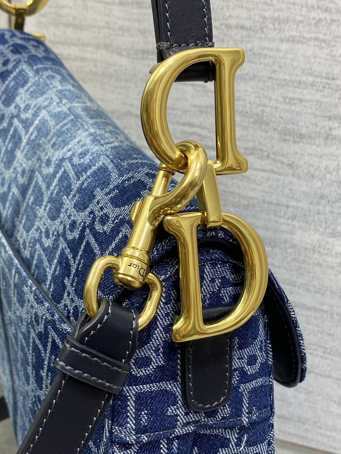 d10r saddle bag with strap  blue De*1m d10r oblique jacquard 25.5 x 20 x 6.5 cm