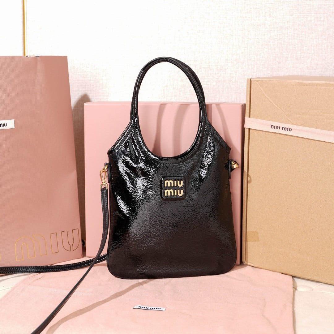 M1v M1v ivy leather handbag 20x 24 cm