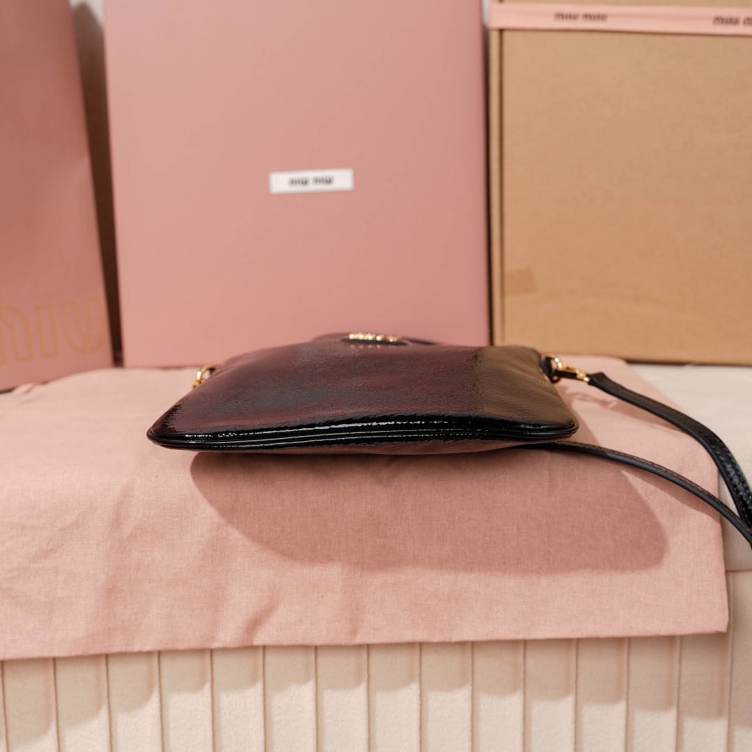 M1v M1v ivy leather handbag 20x 24 cm