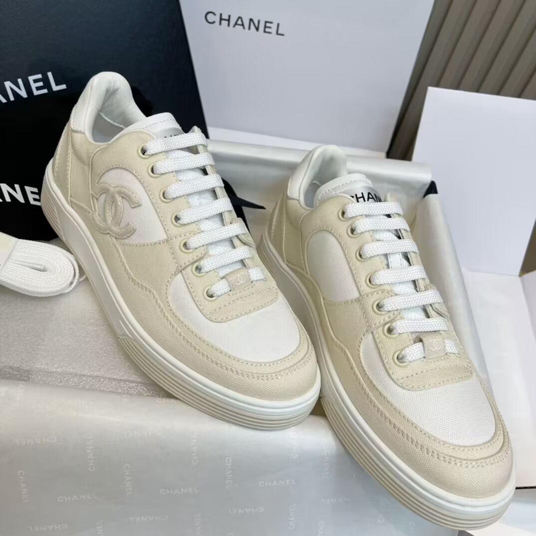 UA Ch**el SNEAKER