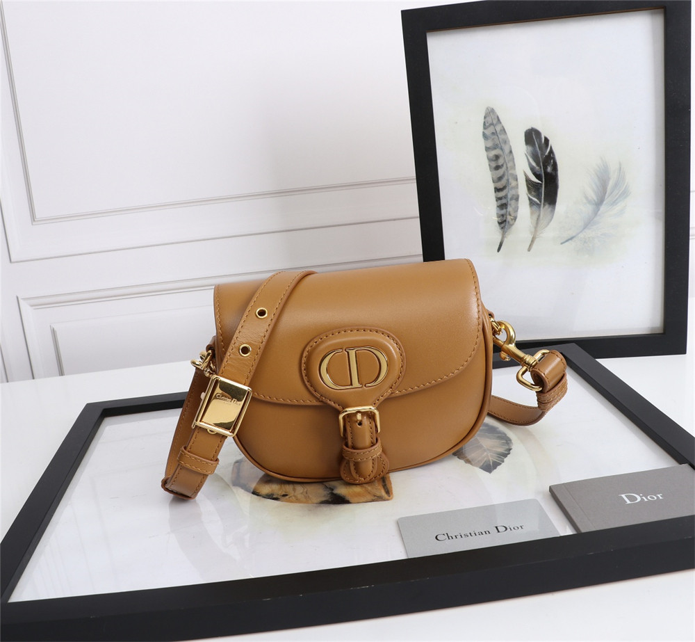 MEDIUM D10r BOBBY BAG Camel Box Calfskin