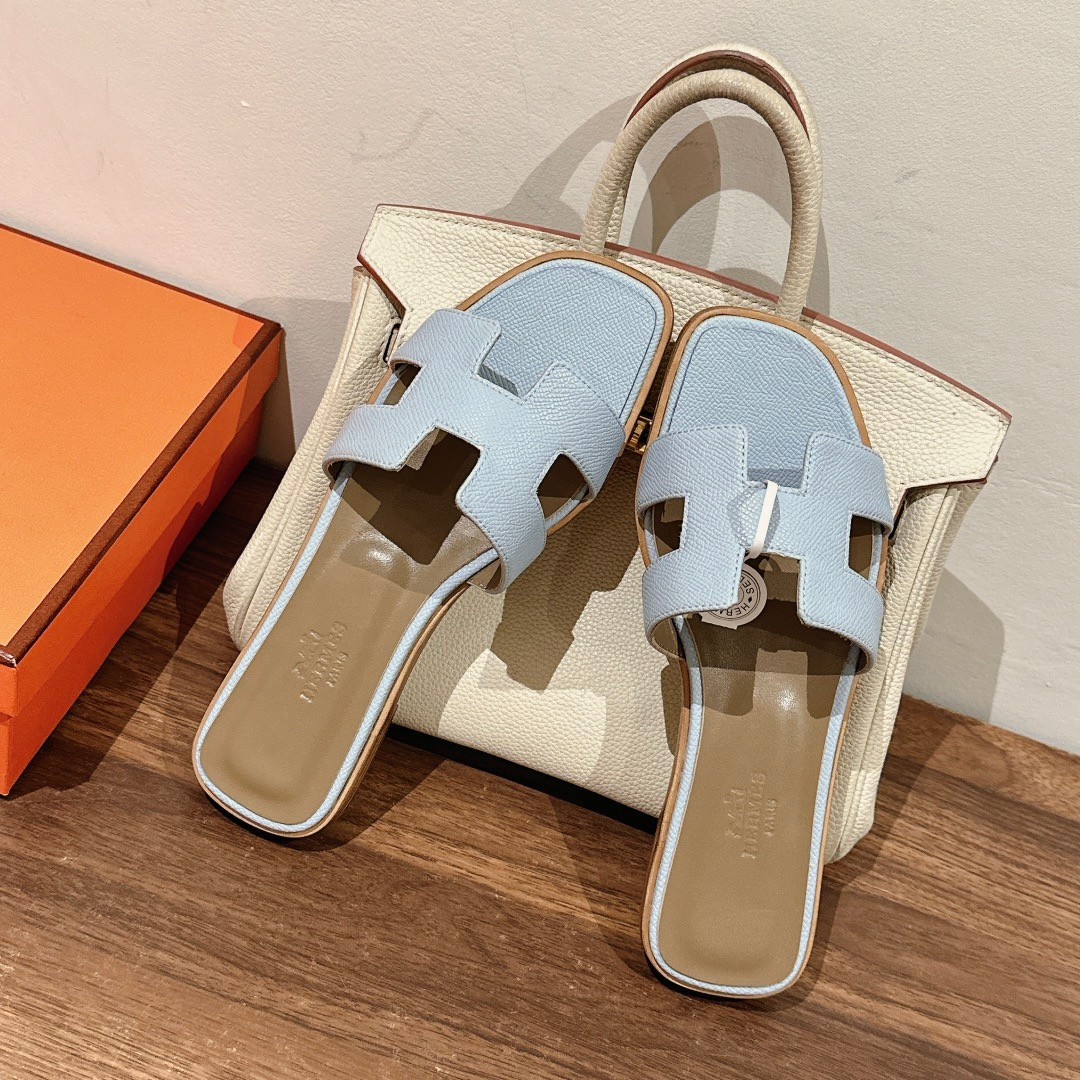 UA H**me5 Oran sandal