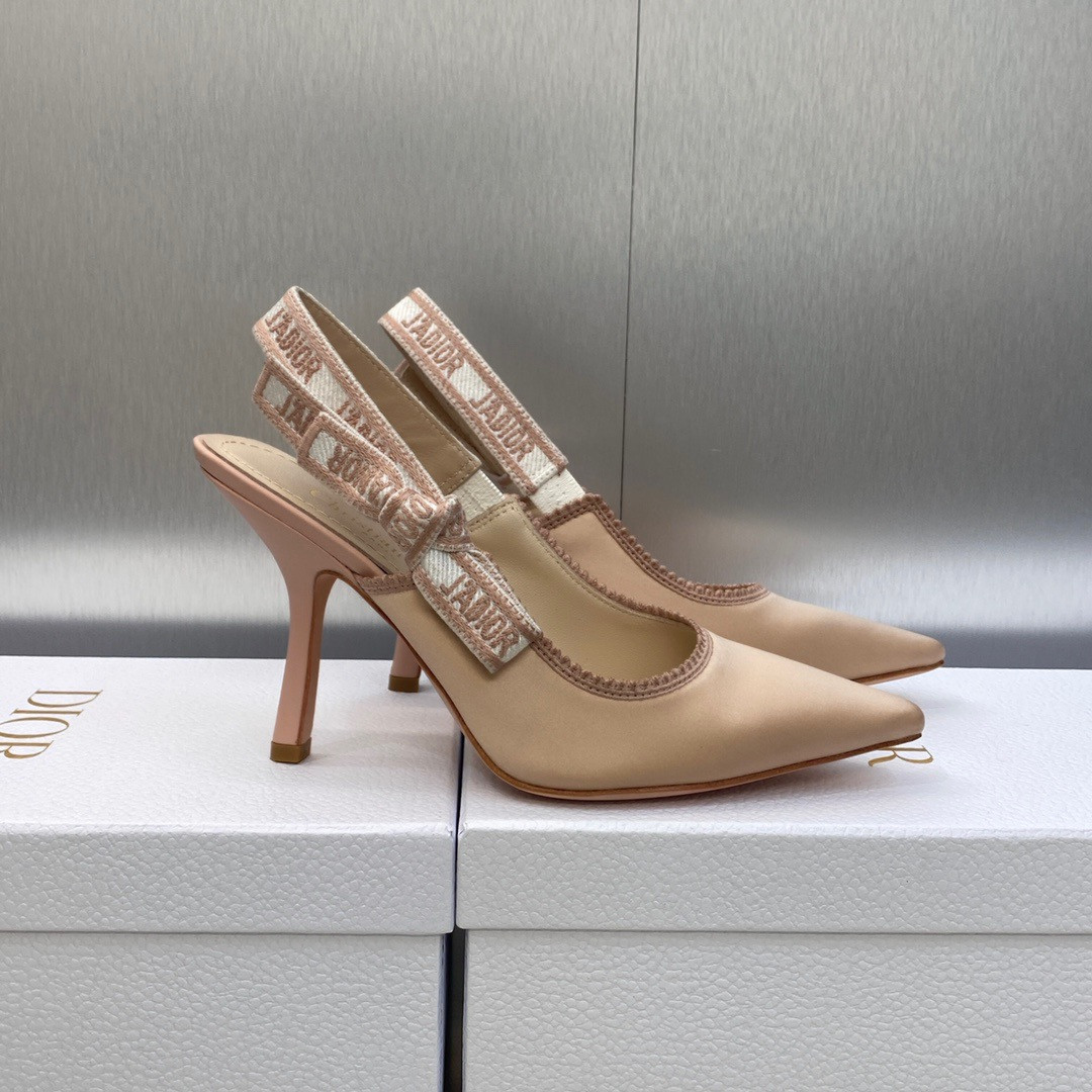 UA D10r J'AD10r Slingback Pump