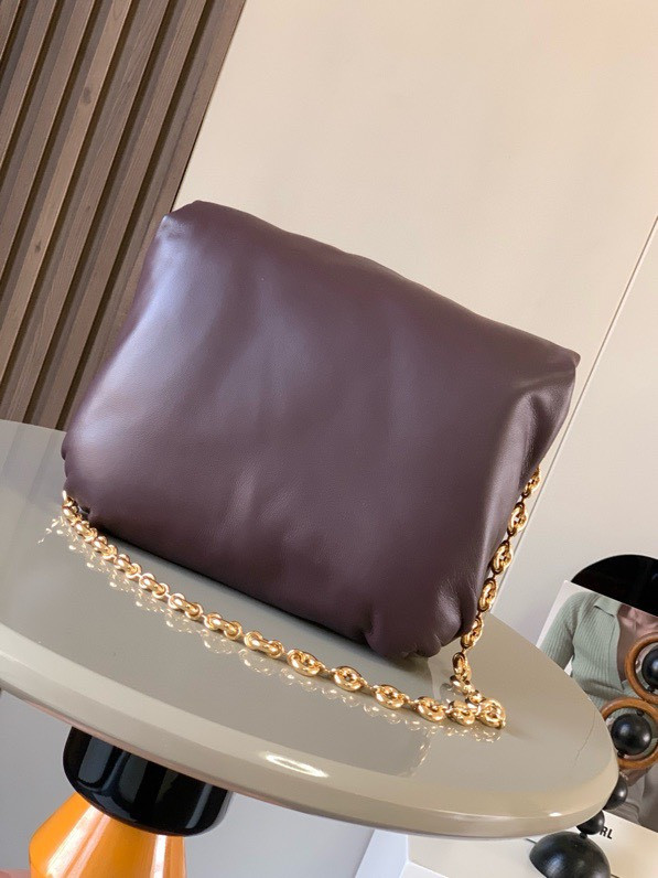 L0ew* Puffer Goya bag 23×17×9CM