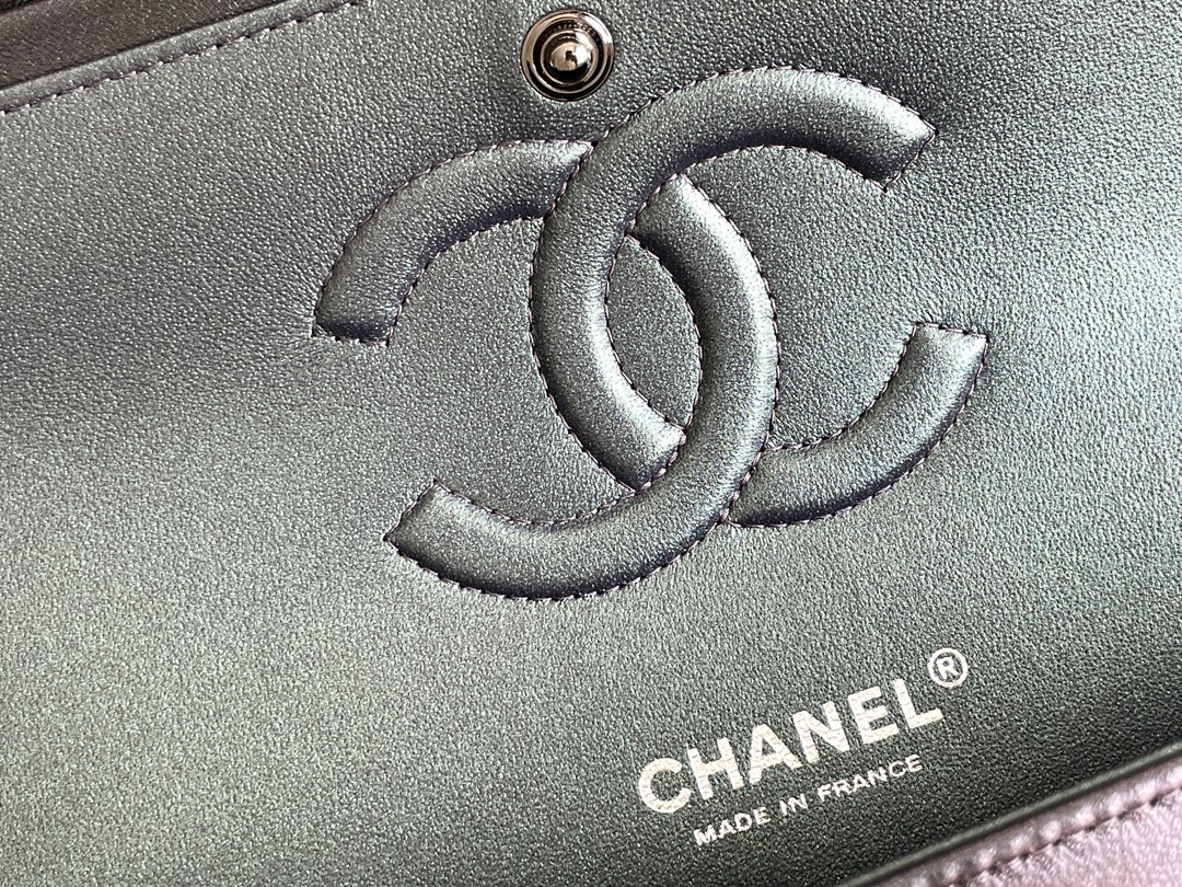 Ch**el CRUMPLED CALFSKIN QUITED DOUBLE FLAP BLACK 19.5×30×10cm