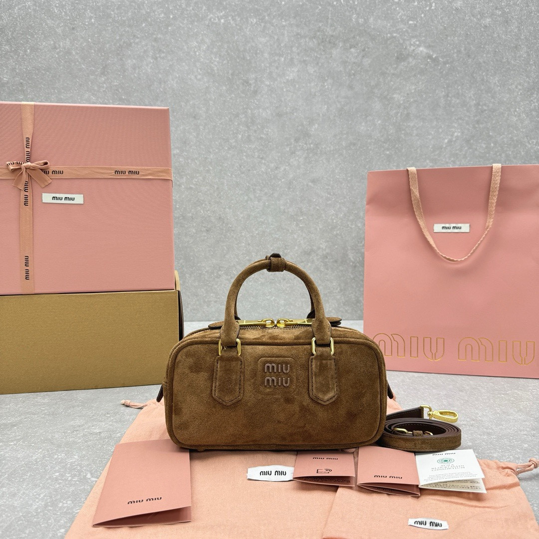 M1v M1v arcadie matelassé nappa leather bag 22x10.5x7.5cm