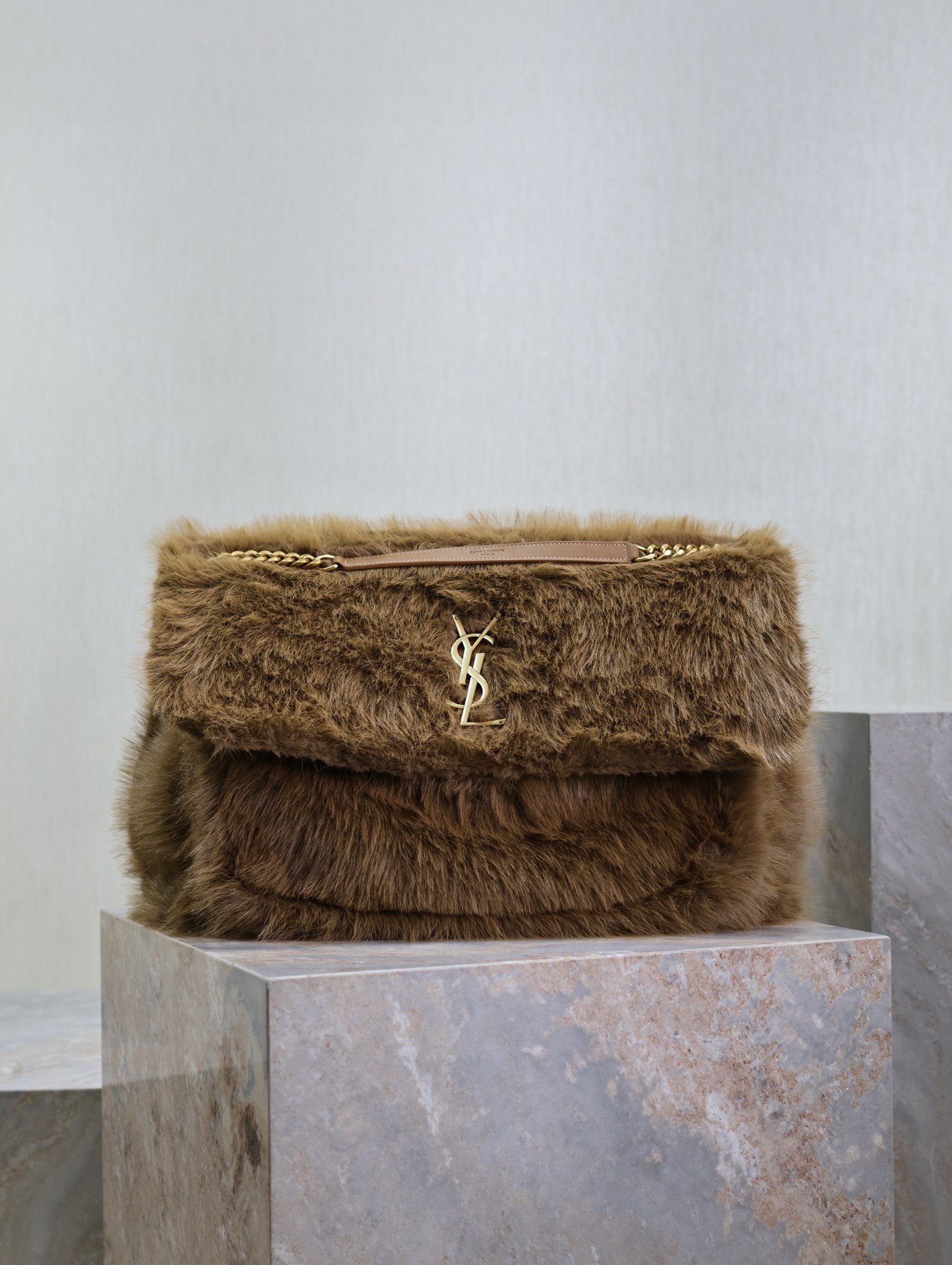Y51 NIKI LARGE IN SHEARLING 47 X 34 X 16 CM