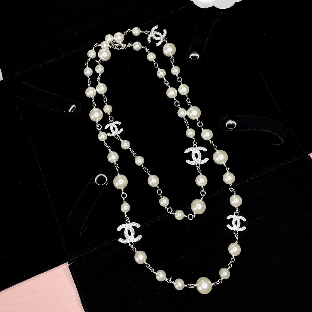 Ch**el necklace(chain length 102cm)