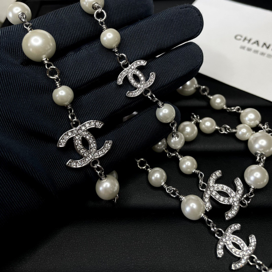 Ch**el necklace(chain length 102cm)