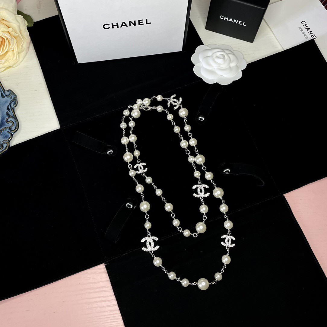 Ch**el necklace(chain length 102cm)