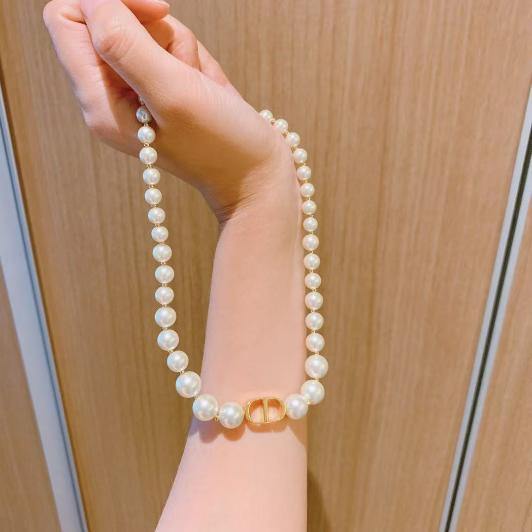 D10r necklace